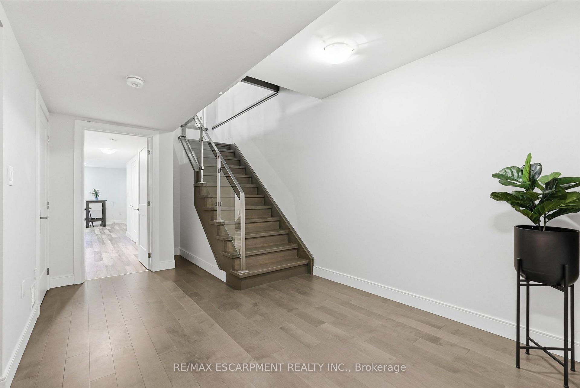 Photo 40 of 65 Forest Avenue, Mississauga, Port Credit — HOMEH