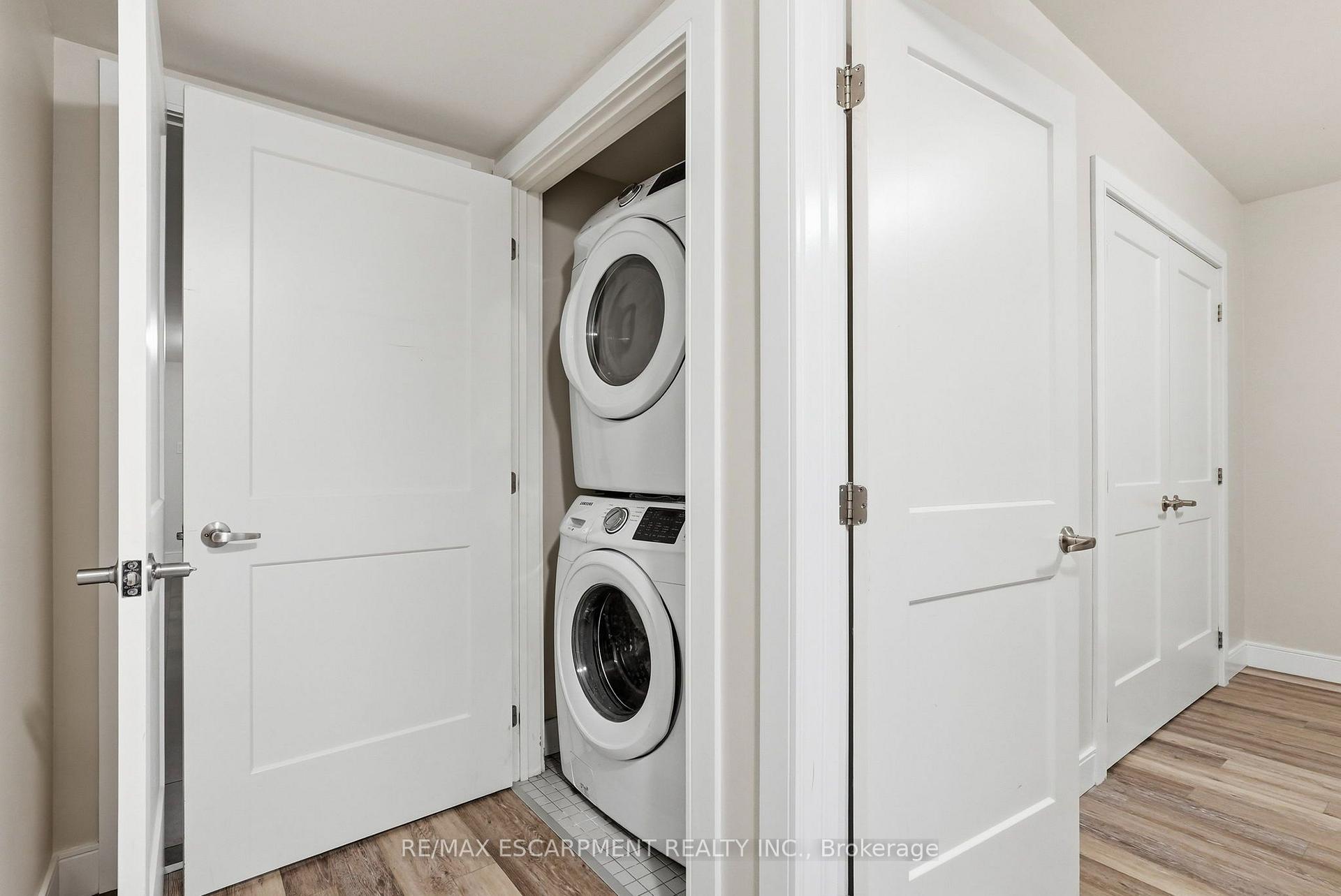 Photo 46 of 65 Forest Avenue, Mississauga, Port Credit — HOMEH