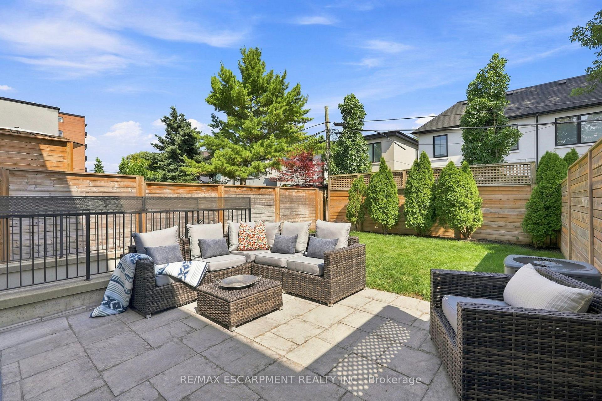 Photo 48 of 65 Forest Avenue, Mississauga, Port Credit — HOMEH