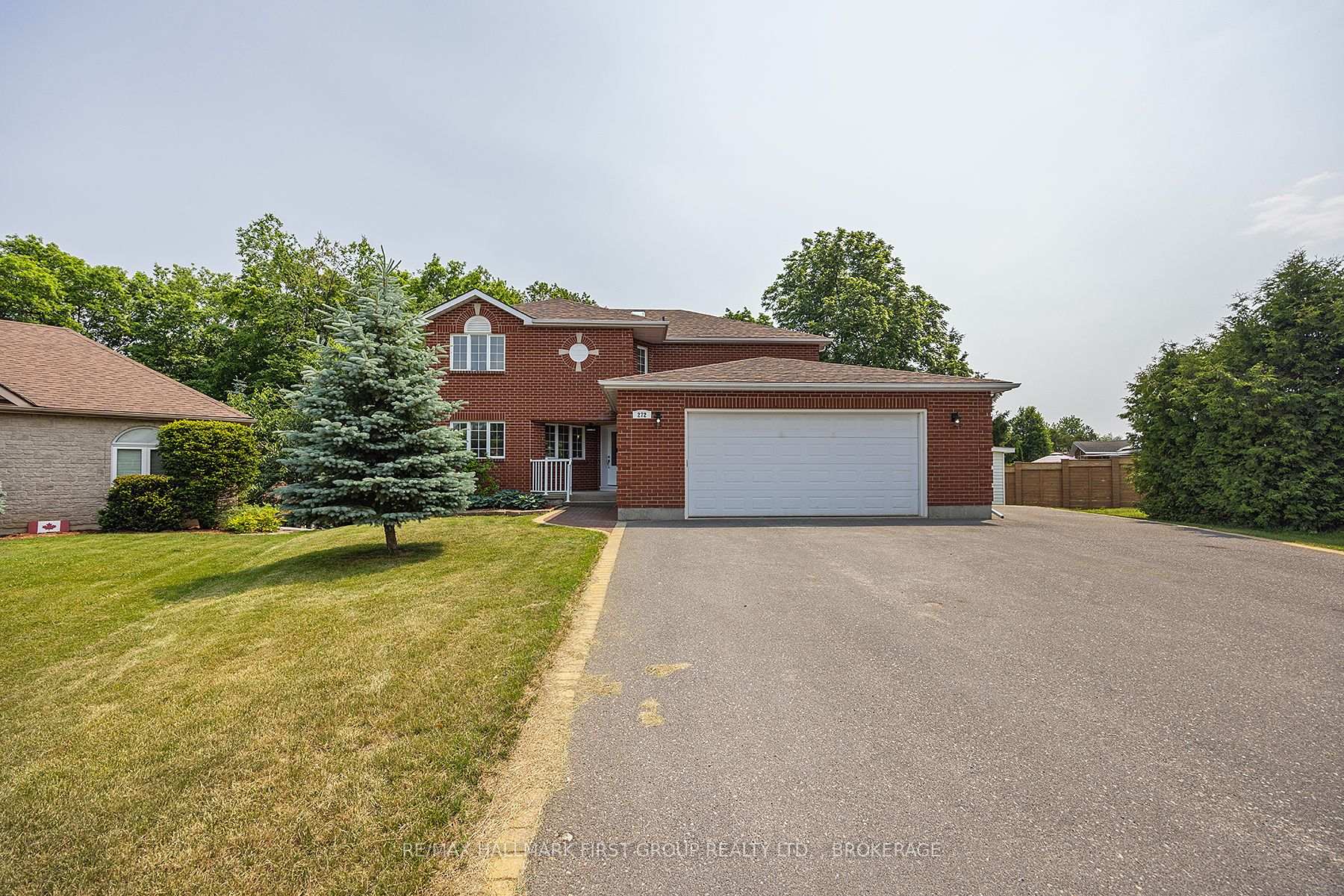 Photo 2 of 272 Friarhill Crescent, Kingston, East Gardiners Rd — HOMEH