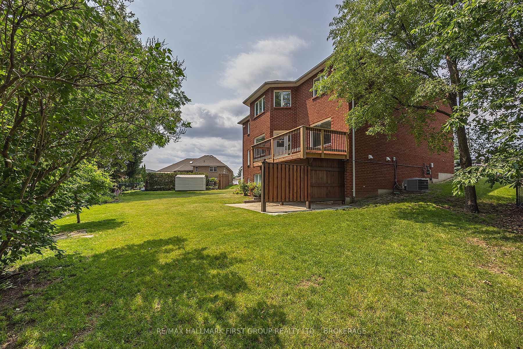 Photo 5 of 272 Friarhill Crescent, Kingston, East Gardiners Rd — HOMEH