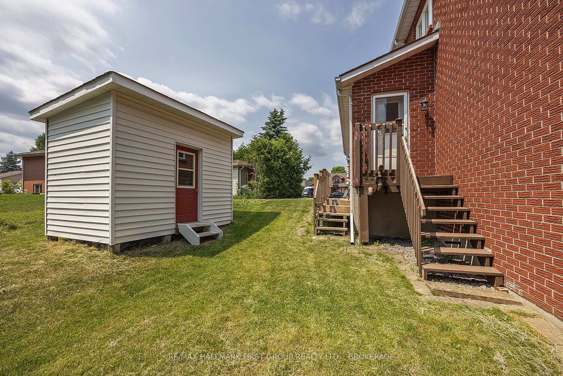 Photo 8 of 272 Friarhill Crescent, Kingston, East Gardiners Rd — HOMEH