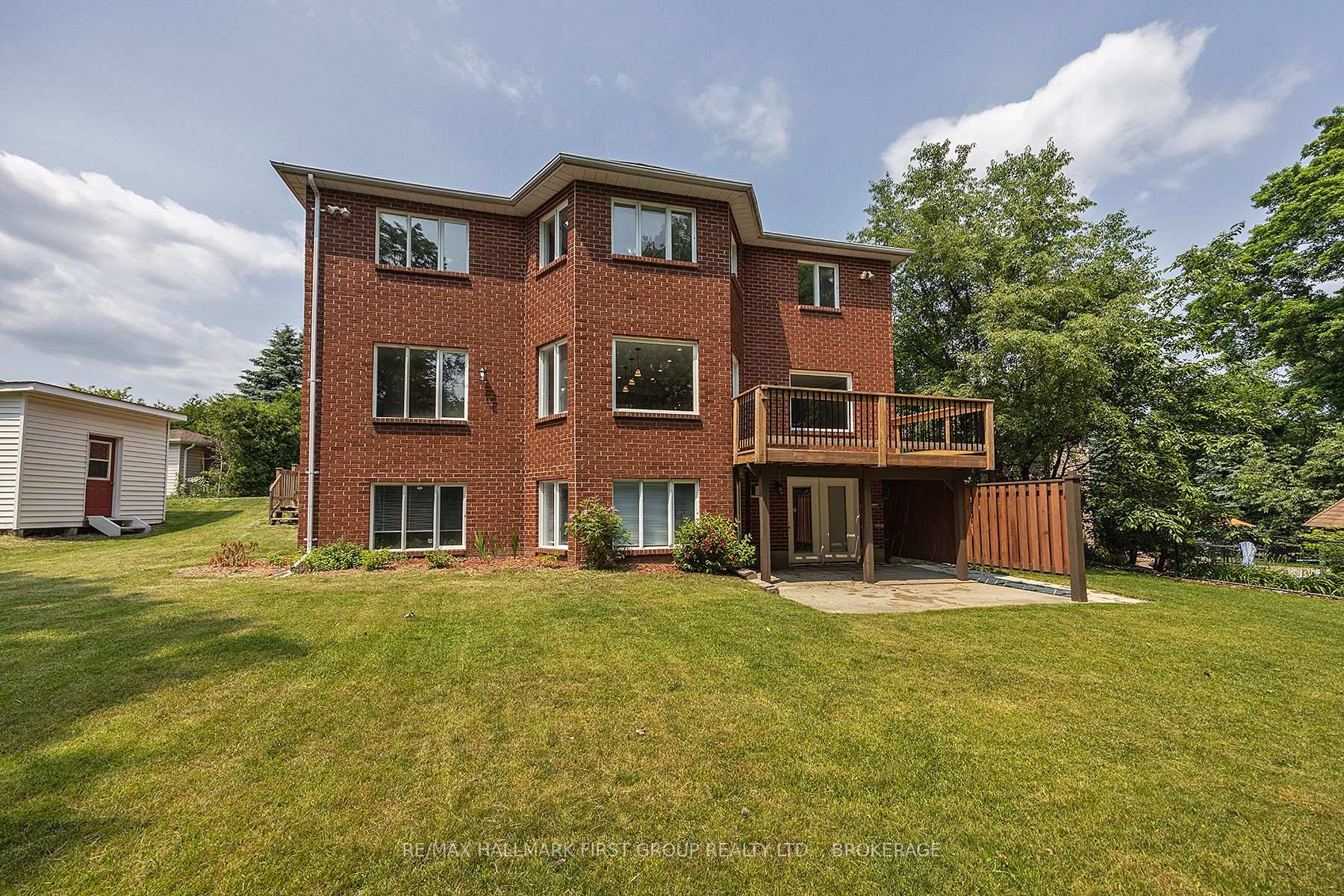 Photo 37 of 272 Friarhill Crescent, Kingston, East Gardiners Rd — HOMEH