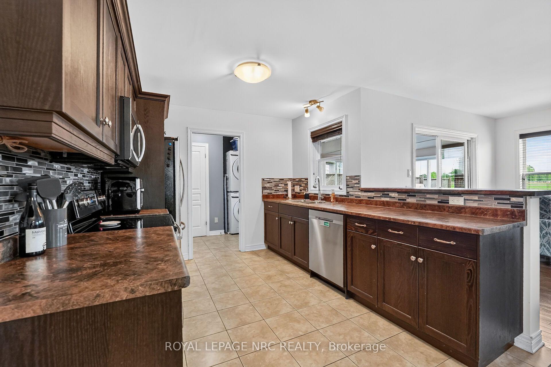 Photo 7 of 255 Empress Avenue, Welland, Lincoln/Crowland — HOMEH