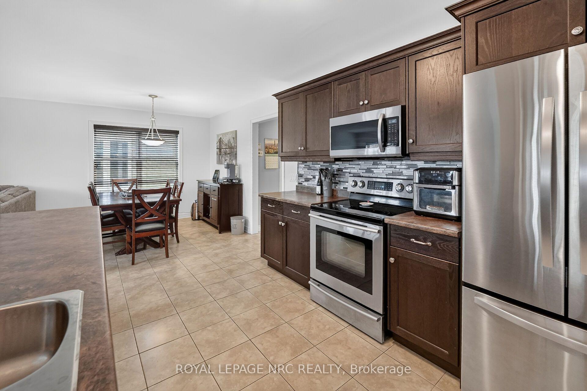 Photo 8 of 255 Empress Avenue, Welland, Lincoln/Crowland — HOMEH