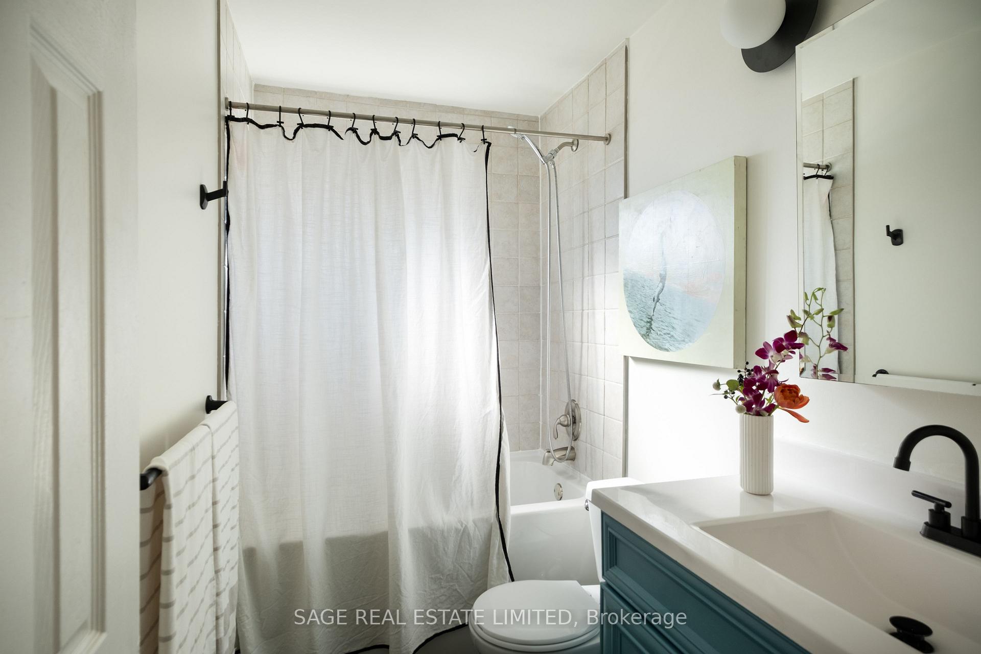Photo 28 of 35 Chapman Avenue, Toronto, O'Connor-Parkview — HOMEH