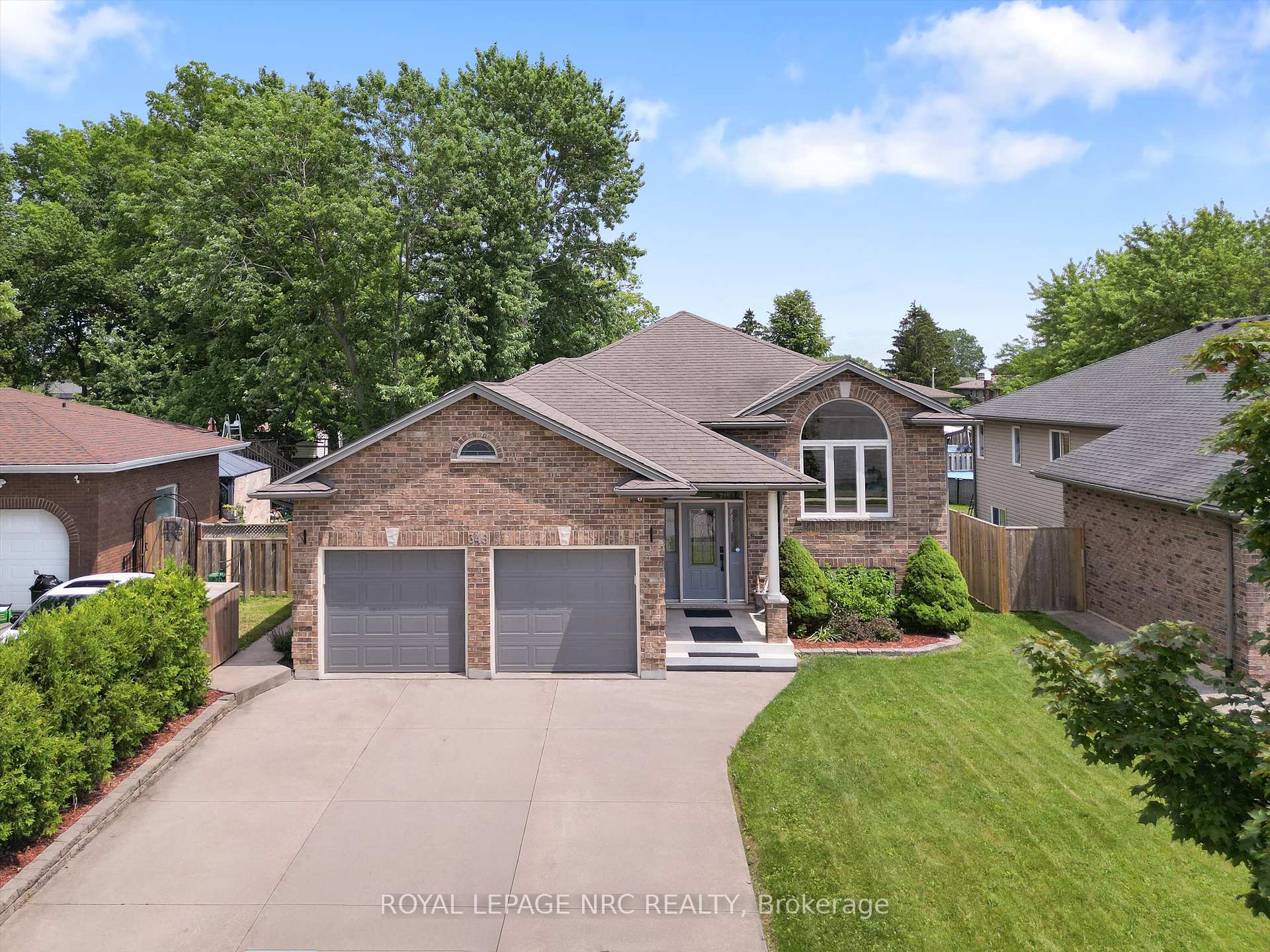 Photo 2 of 346 Clare Avenue, Welland, Prince Charles — HOMEH