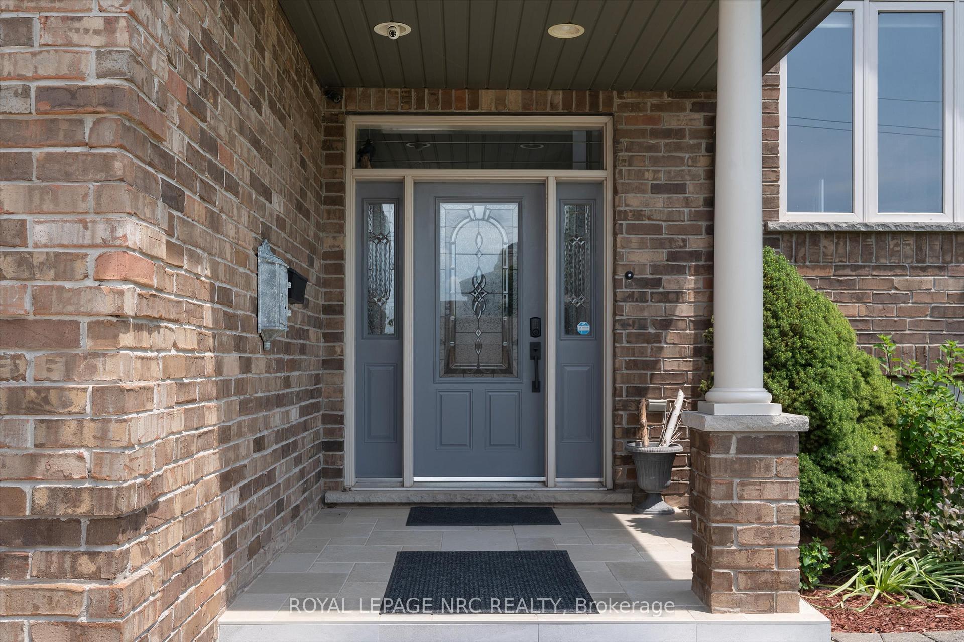 Photo 3 of 346 Clare Avenue, Welland, Prince Charles — HOMEH