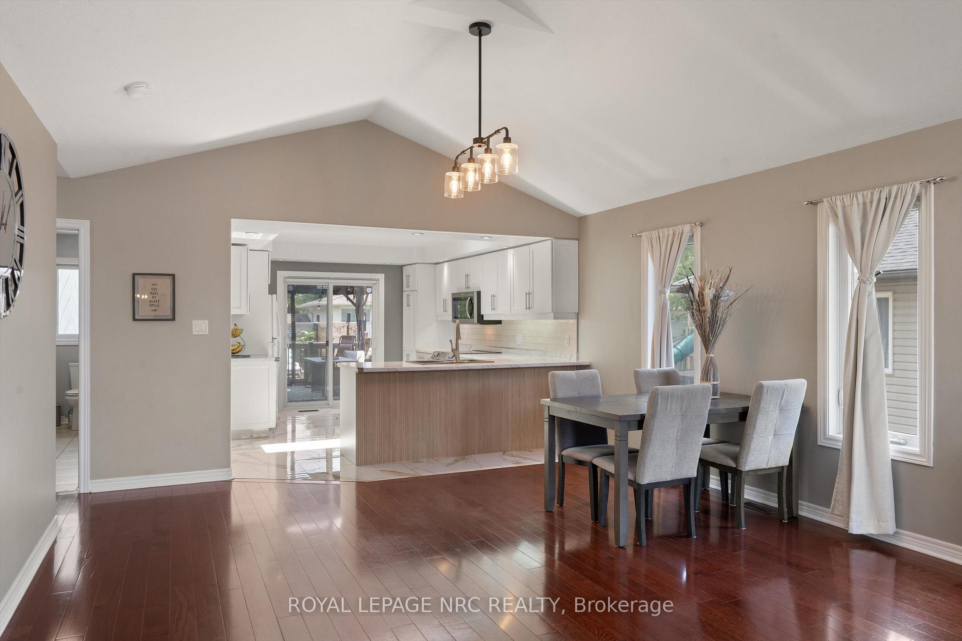 Photo 4 of 346 Clare Avenue, Welland, Prince Charles — HOMEH