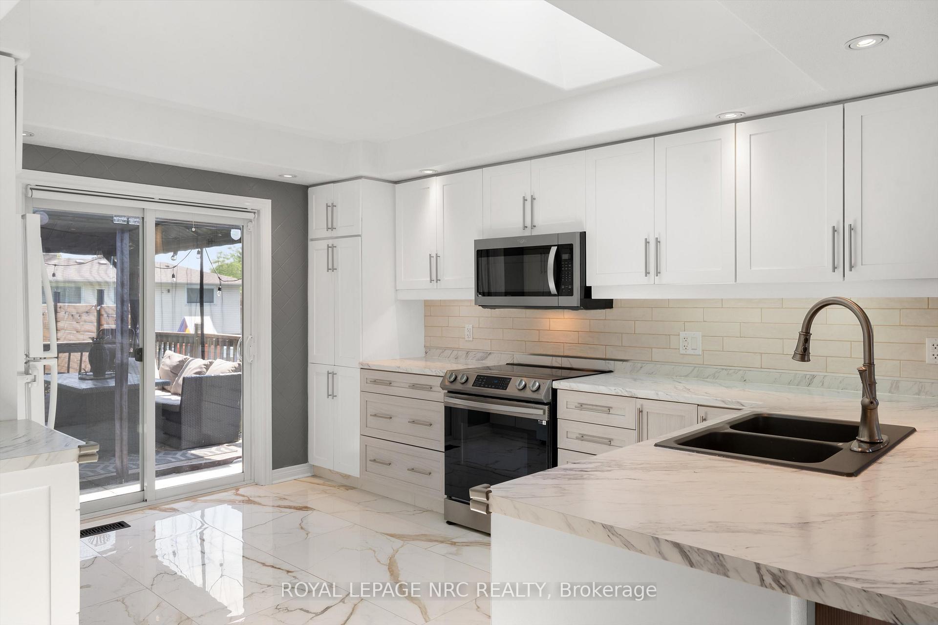 Photo 10 of 346 Clare Avenue, Welland, Prince Charles — HOMEH