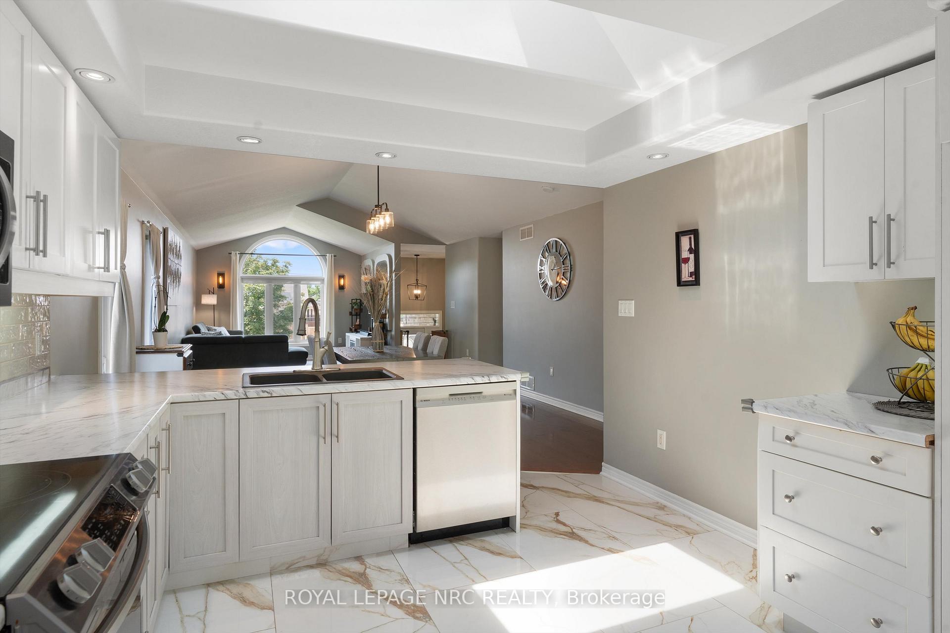 Photo 12 of 346 Clare Avenue, Welland, Prince Charles — HOMEH