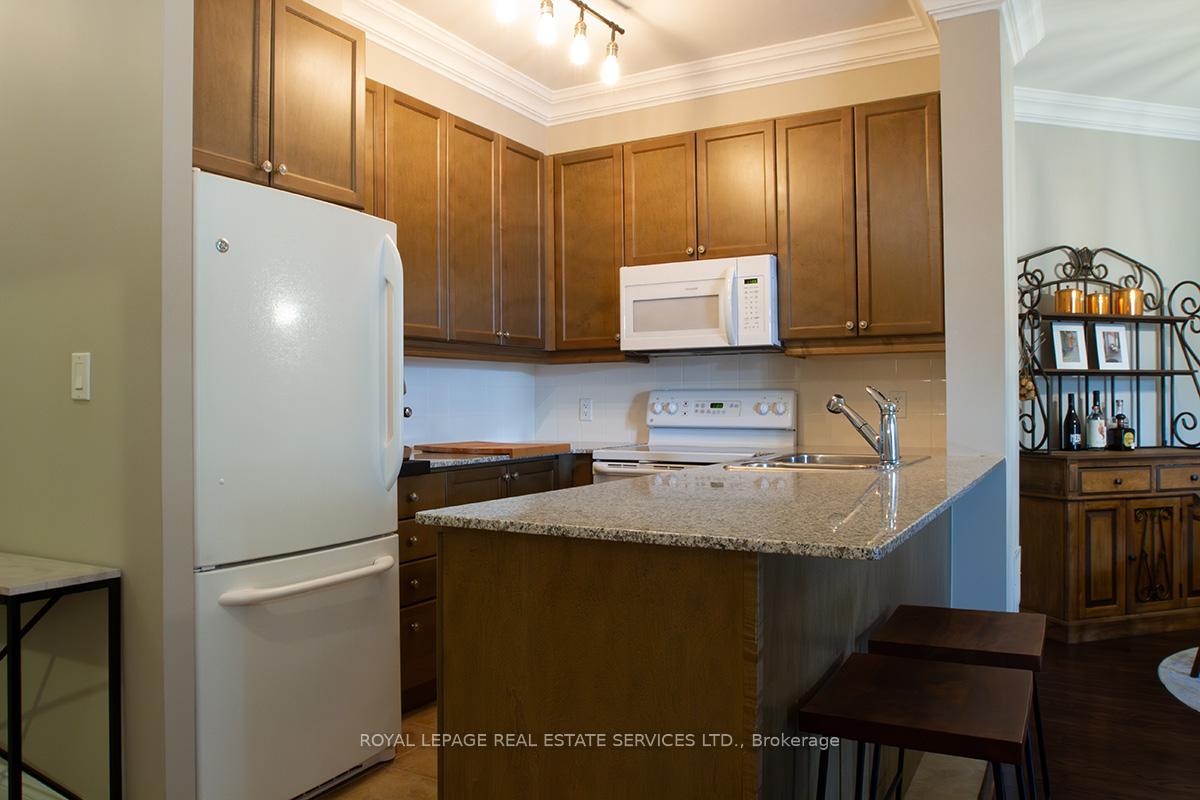 Photo 8 of Unit 219, 25 Earlington Avenue, Etobicoke, Kingsway South — HOMEH