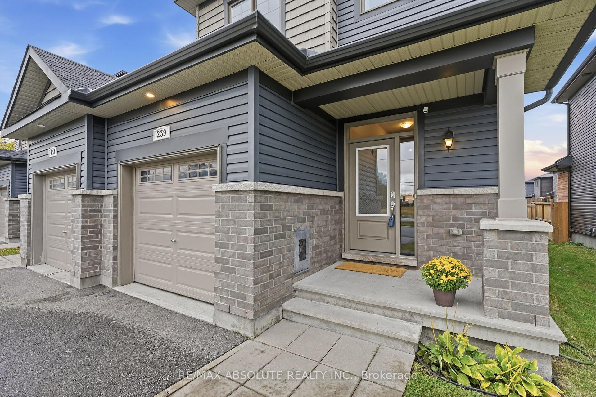 Photo 2 of 239 Tim Sheehan Place, Ottawa, Kanata - Emerald Meadows/Trailwest — HOMEH