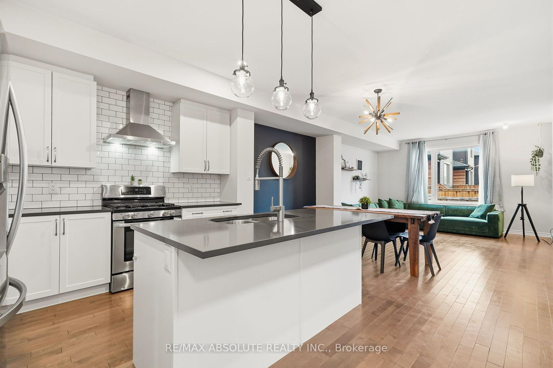 Photo 4 of 239 Tim Sheehan Place, Ottawa, Kanata - Emerald Meadows/Trailwest — HOMEH