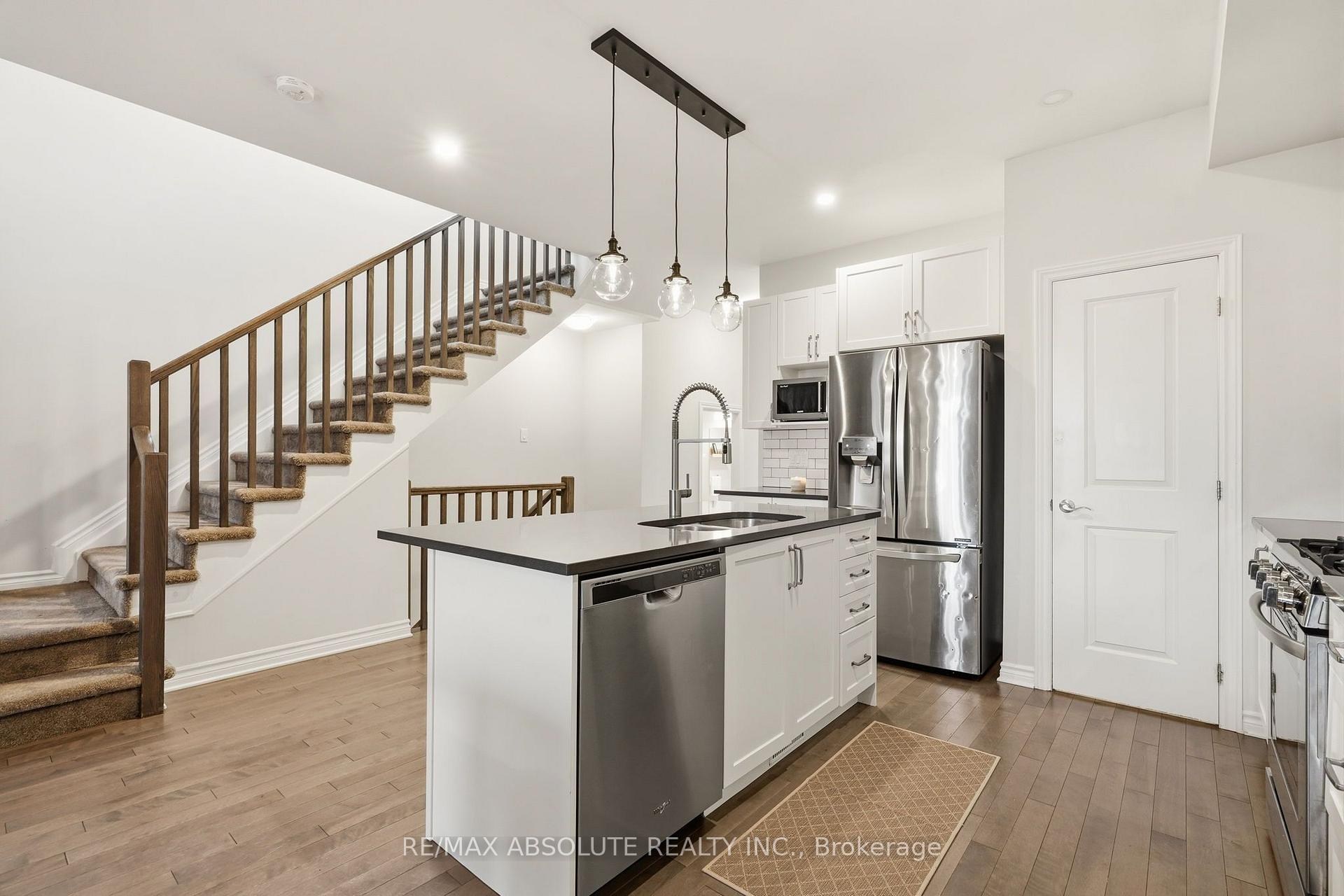 Photo 6 of 239 Tim Sheehan Place, Ottawa, Kanata - Emerald Meadows/Trailwest — HOMEH