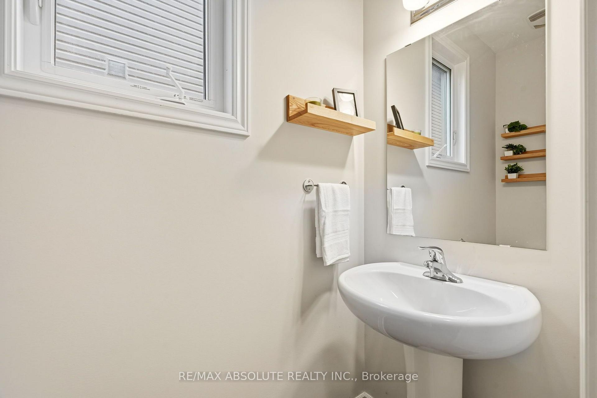 Photo 16 of 239 Tim Sheehan Place, Ottawa, Kanata - Emerald Meadows/Trailwest — HOMEH
