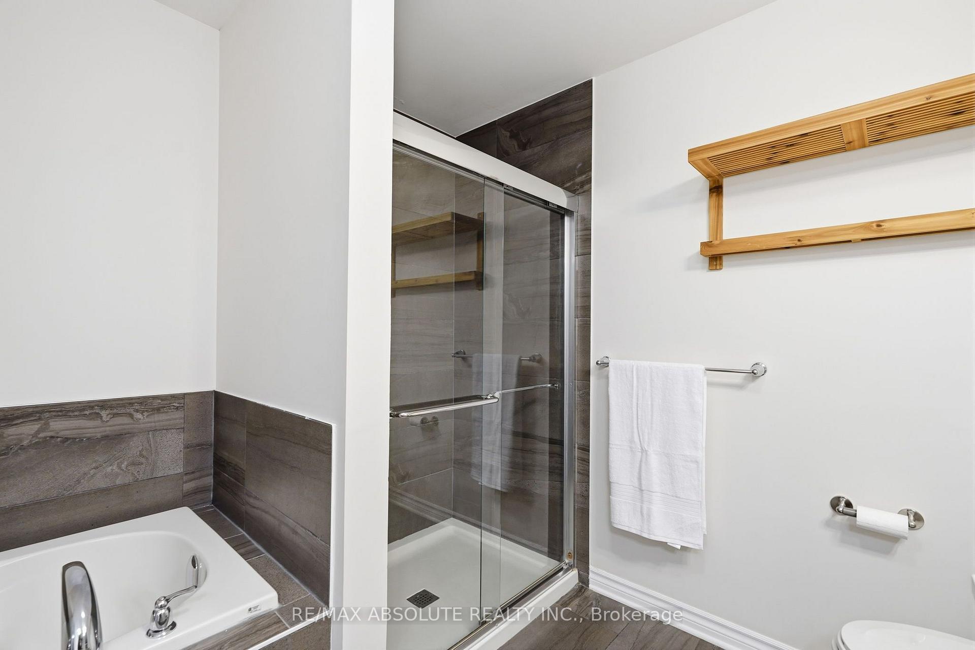 Photo 22 of 239 Tim Sheehan Place, Ottawa, Kanata - Emerald Meadows/Trailwest — HOMEH