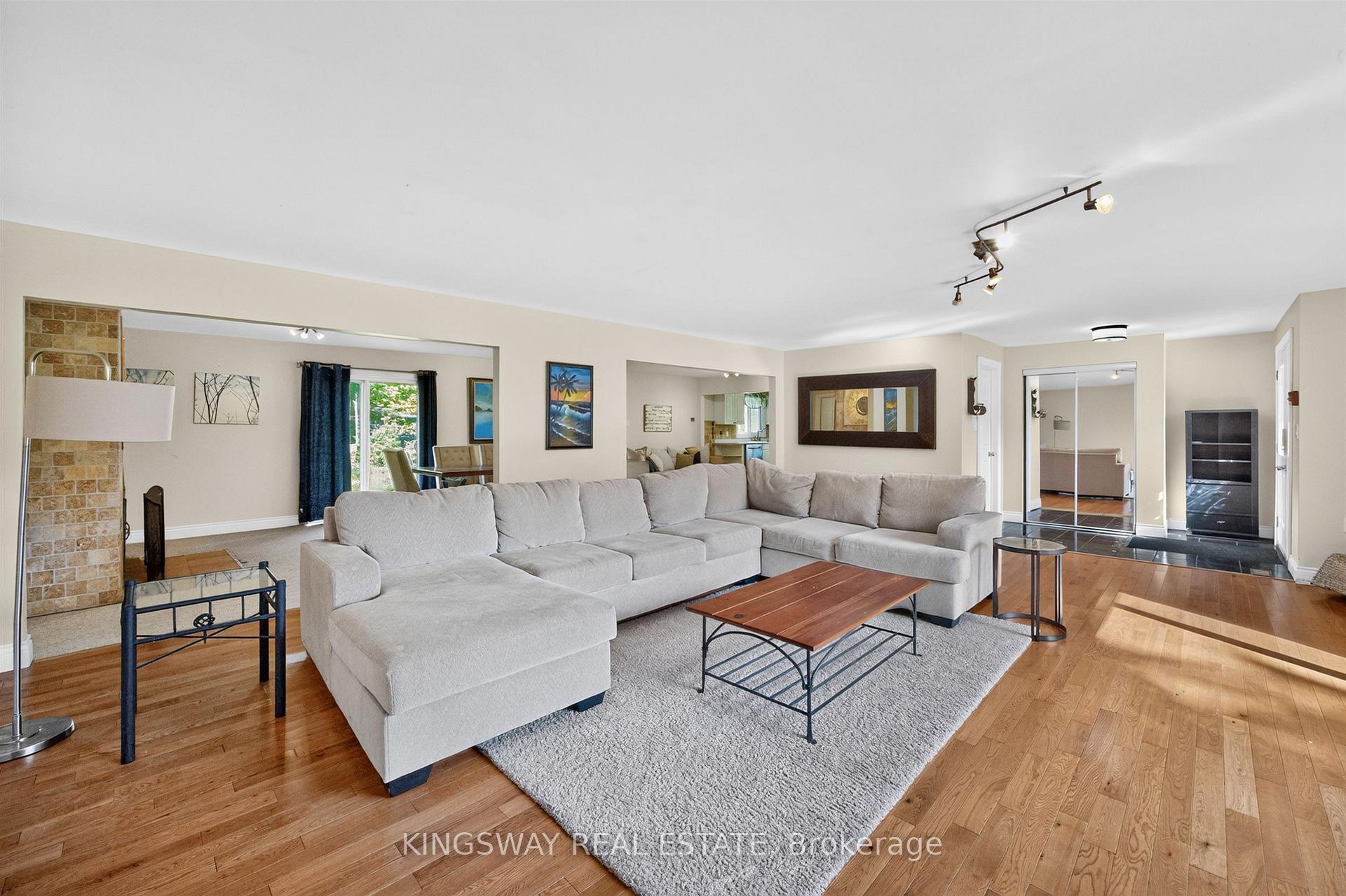 Photo 10 of 3934 Lakeview Road, Innisfil, Rural Innisfil — HOMEH