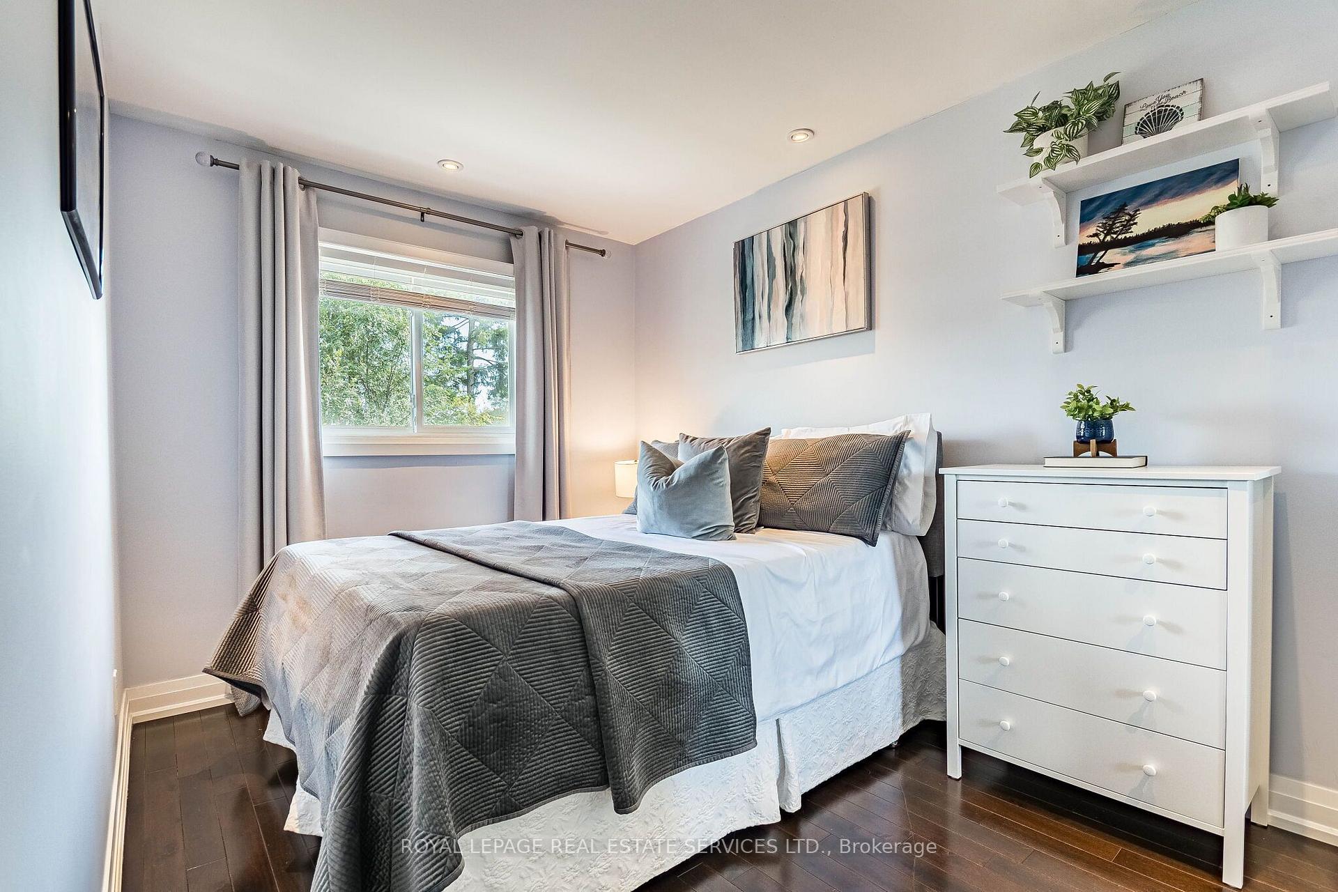 Photo 14 of 1192 Flagship Drive, Mississauga, Applewood — HOMEH