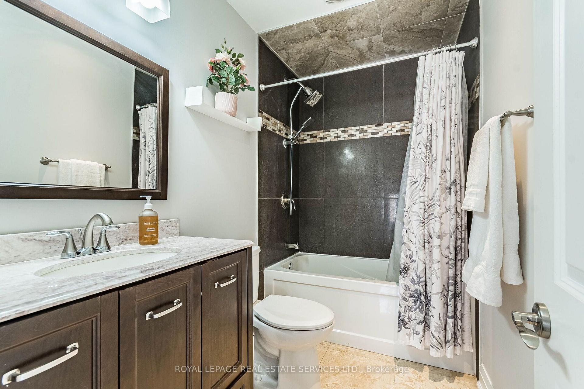 Photo 18 of 1192 Flagship Drive, Mississauga, Applewood — HOMEH