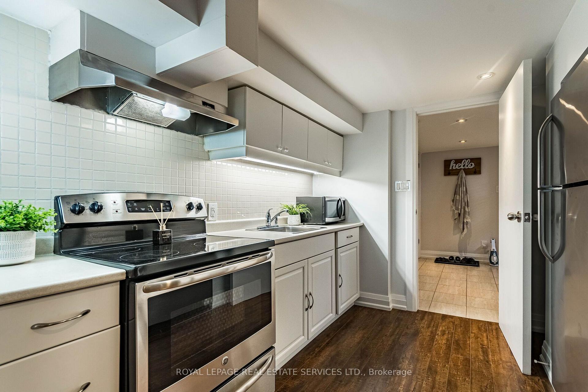 Photo 20 of 1192 Flagship Drive, Mississauga, Applewood — HOMEH