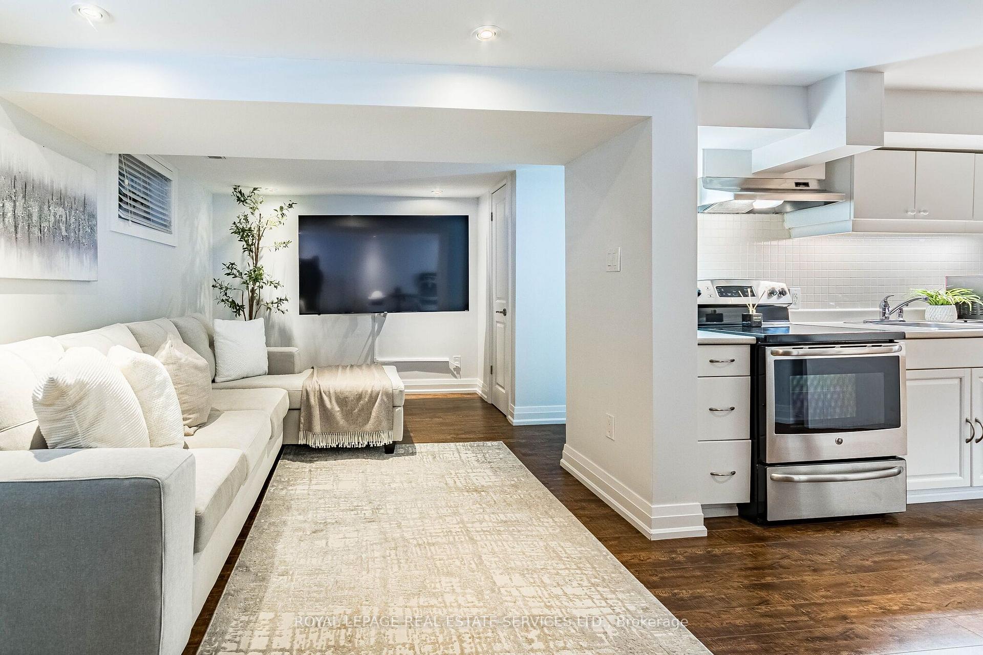 Photo 22 of 1192 Flagship Drive, Mississauga, Applewood — HOMEH