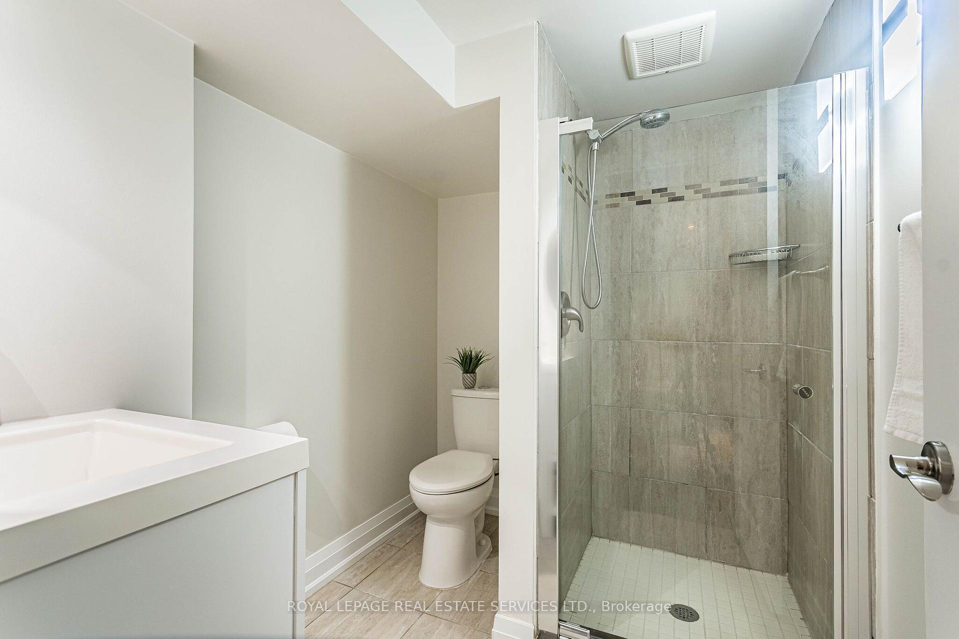 Photo 25 of 1192 Flagship Drive, Mississauga, Applewood — HOMEH