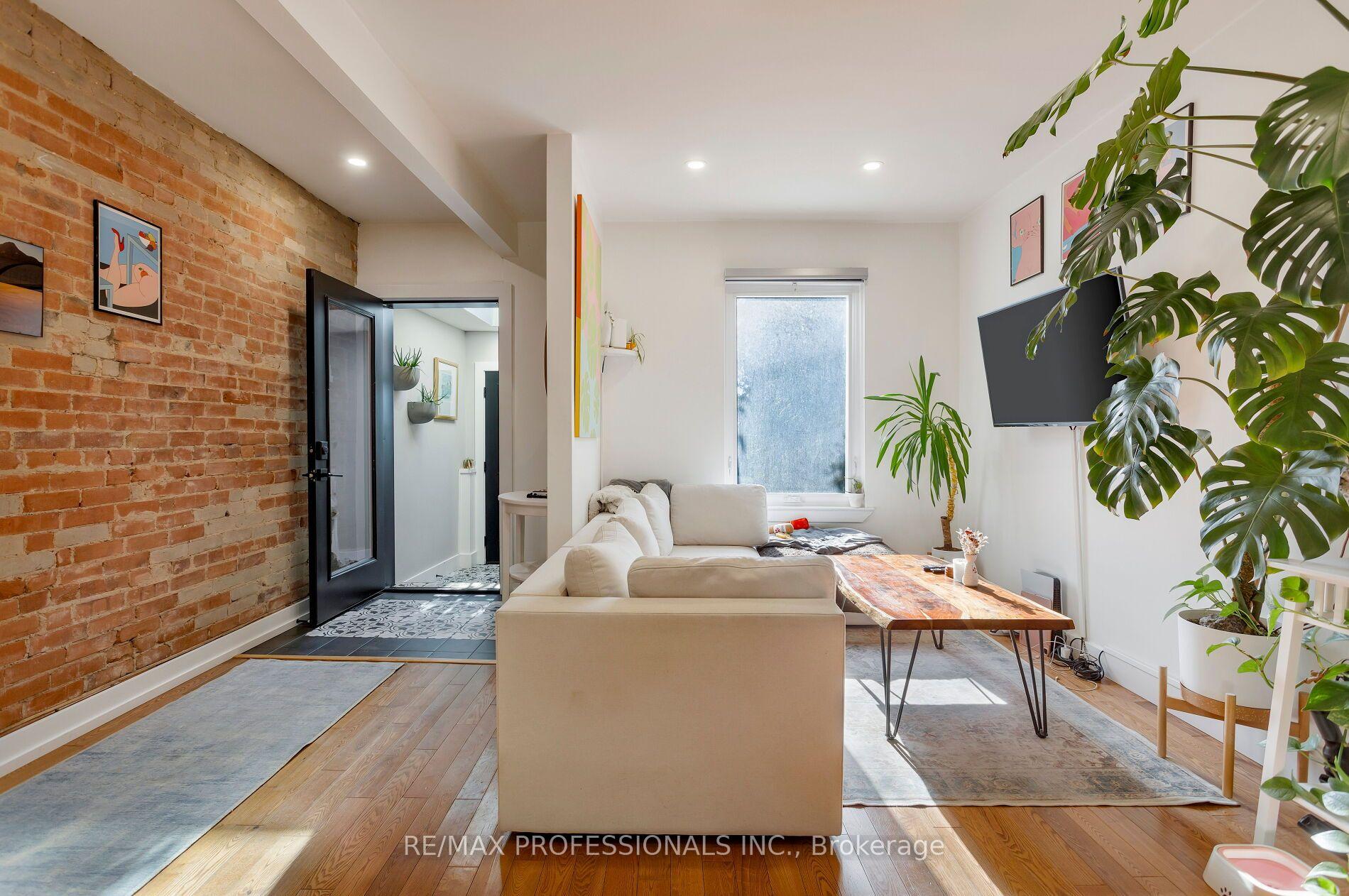 Photo 8 of 44 McCormack Street, Toronto, Rockcliffe-Smythe — HOMEH
