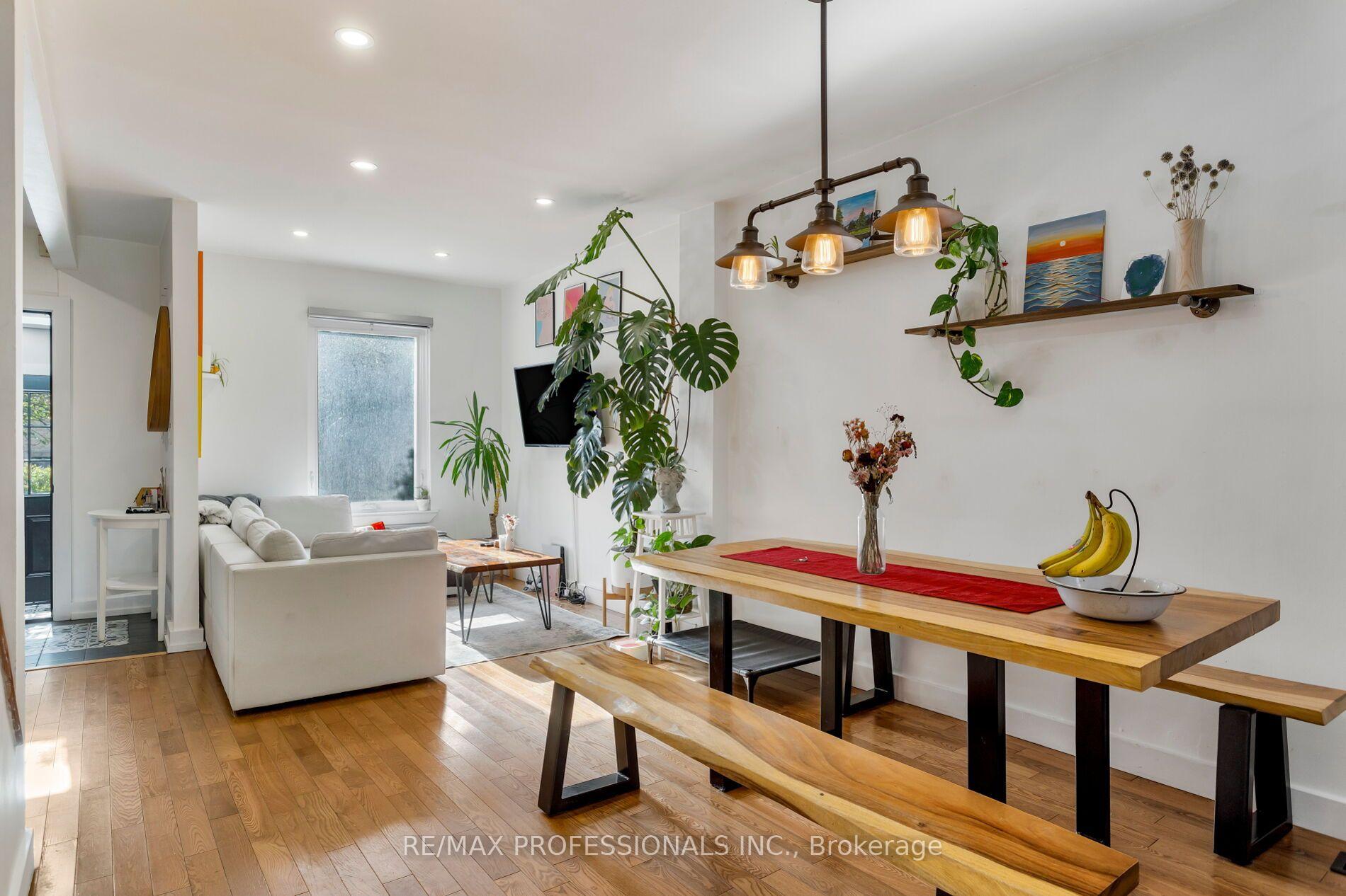 Photo 10 of 44 McCormack Street, Toronto, Rockcliffe-Smythe — HOMEH
