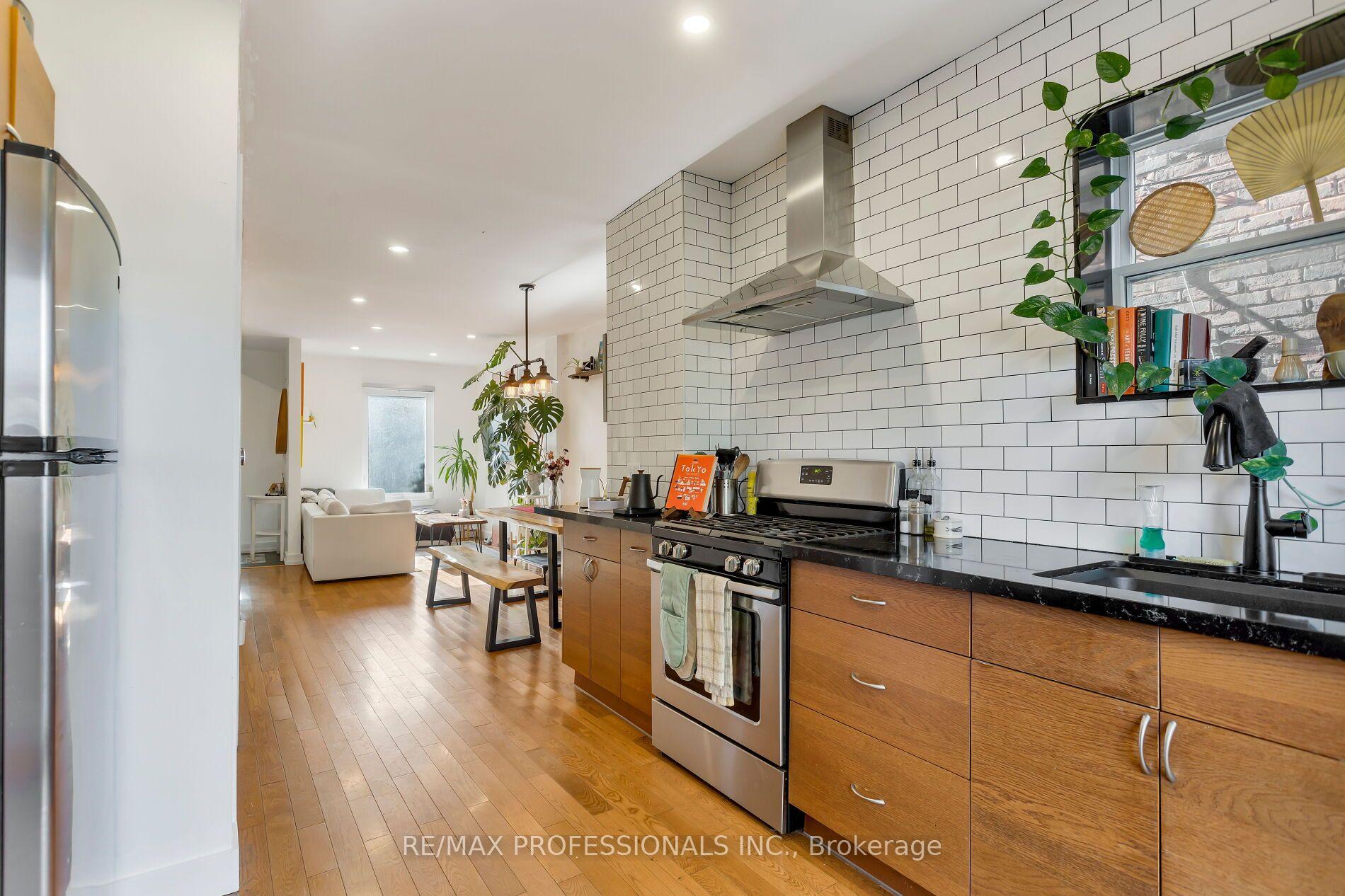 Photo 13 of 44 McCormack Street, Toronto, Rockcliffe-Smythe — HOMEH