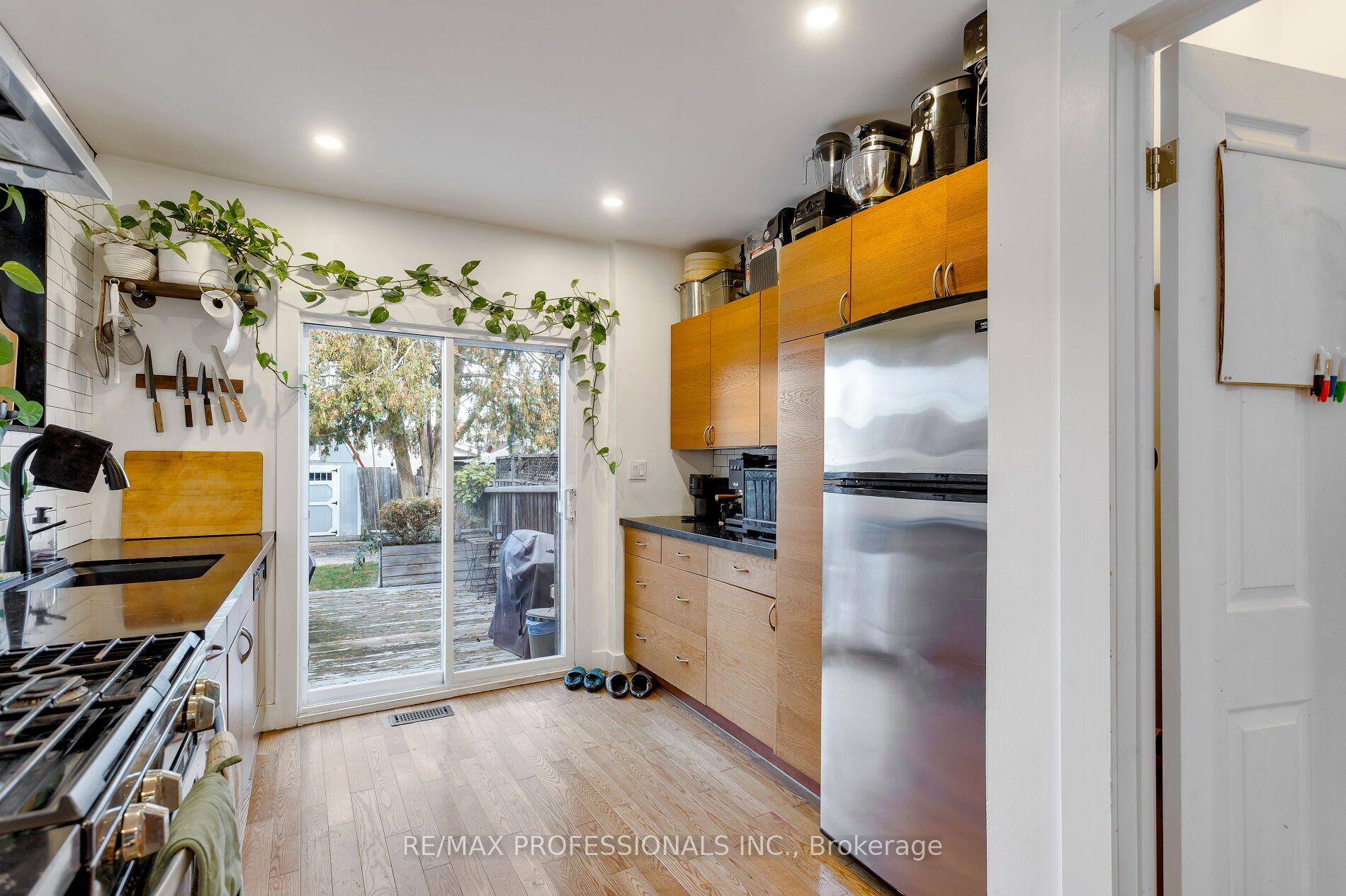 Photo 14 of 44 McCormack Street, Toronto, Rockcliffe-Smythe — HOMEH