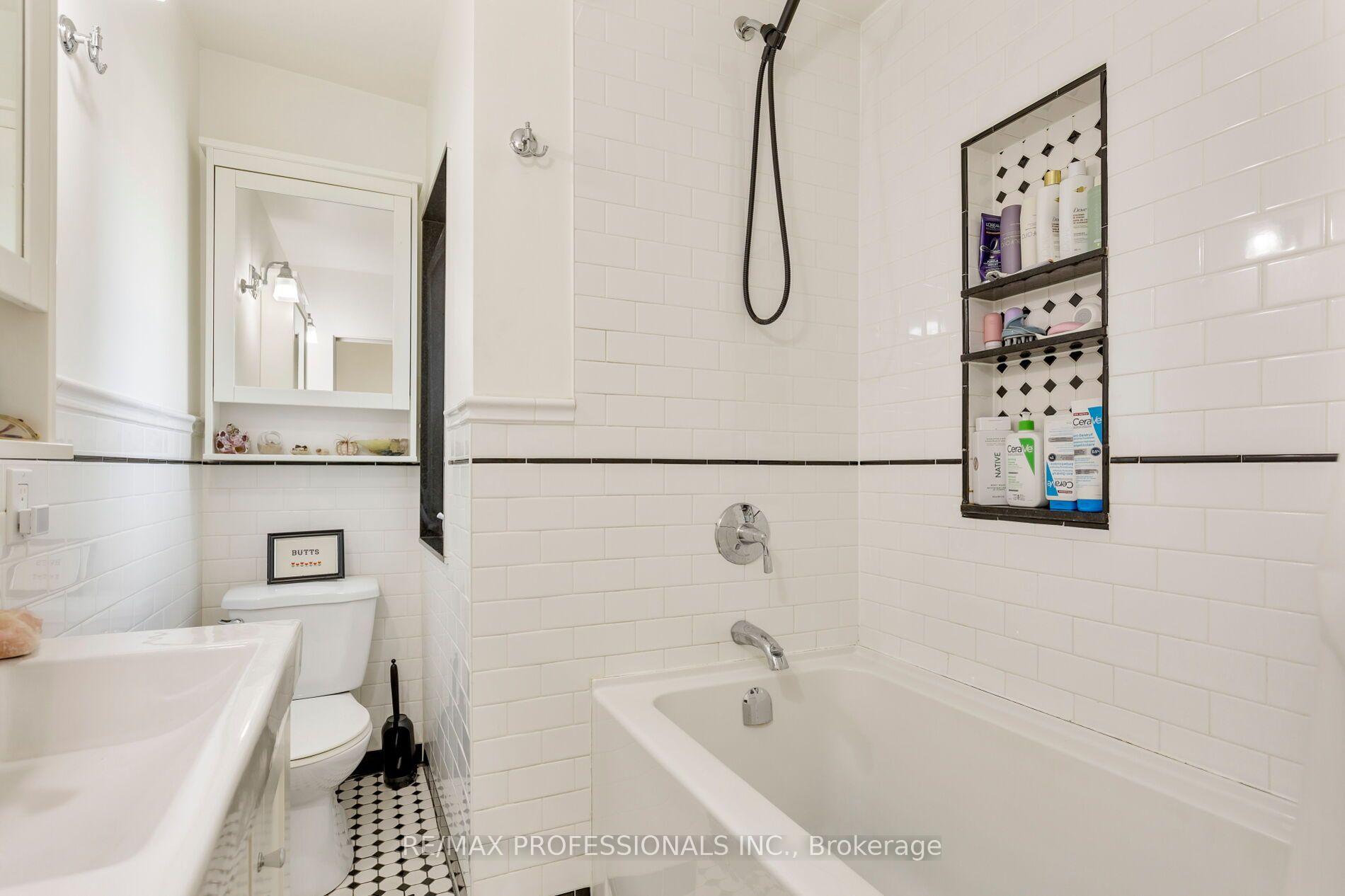 Photo 27 of 44 McCormack Street, Toronto, Rockcliffe-Smythe — HOMEH