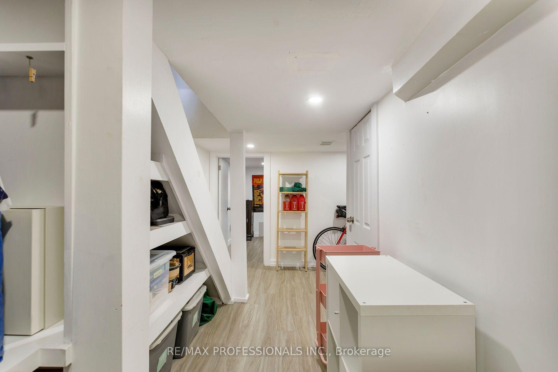 Photo 33 of 44 McCormack Street, Toronto, Rockcliffe-Smythe — HOMEH