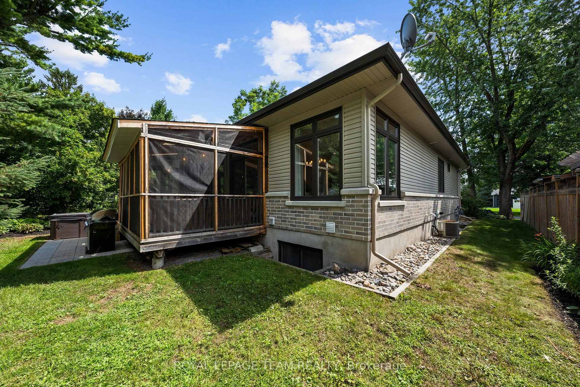 Photo 44 of 77 Juanita Avenue, Ottawa, Carp — HOMEH
