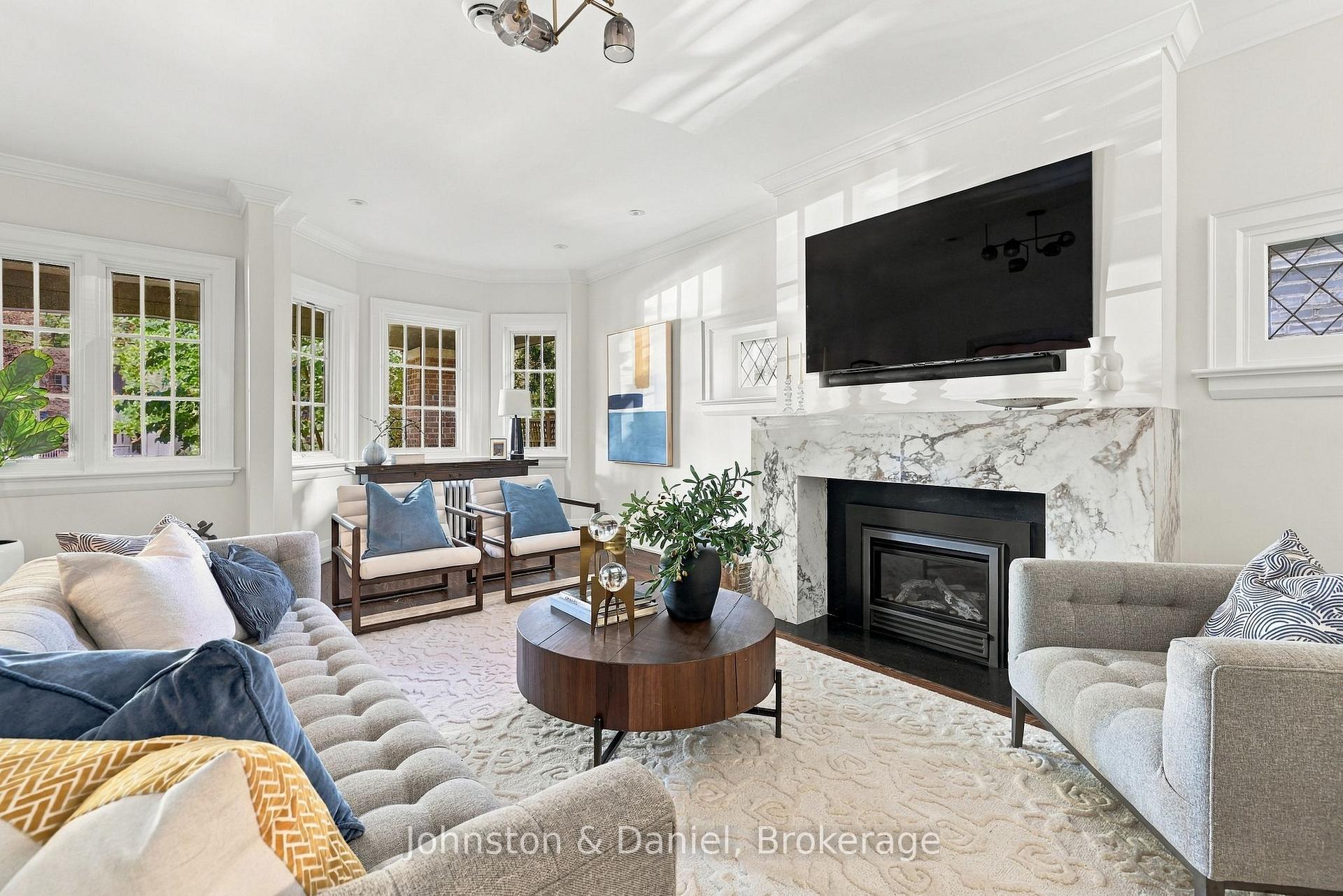Photo 4 of 9 Stibbard Avenue, Toronto, Mount Pleasant East — HOMEH