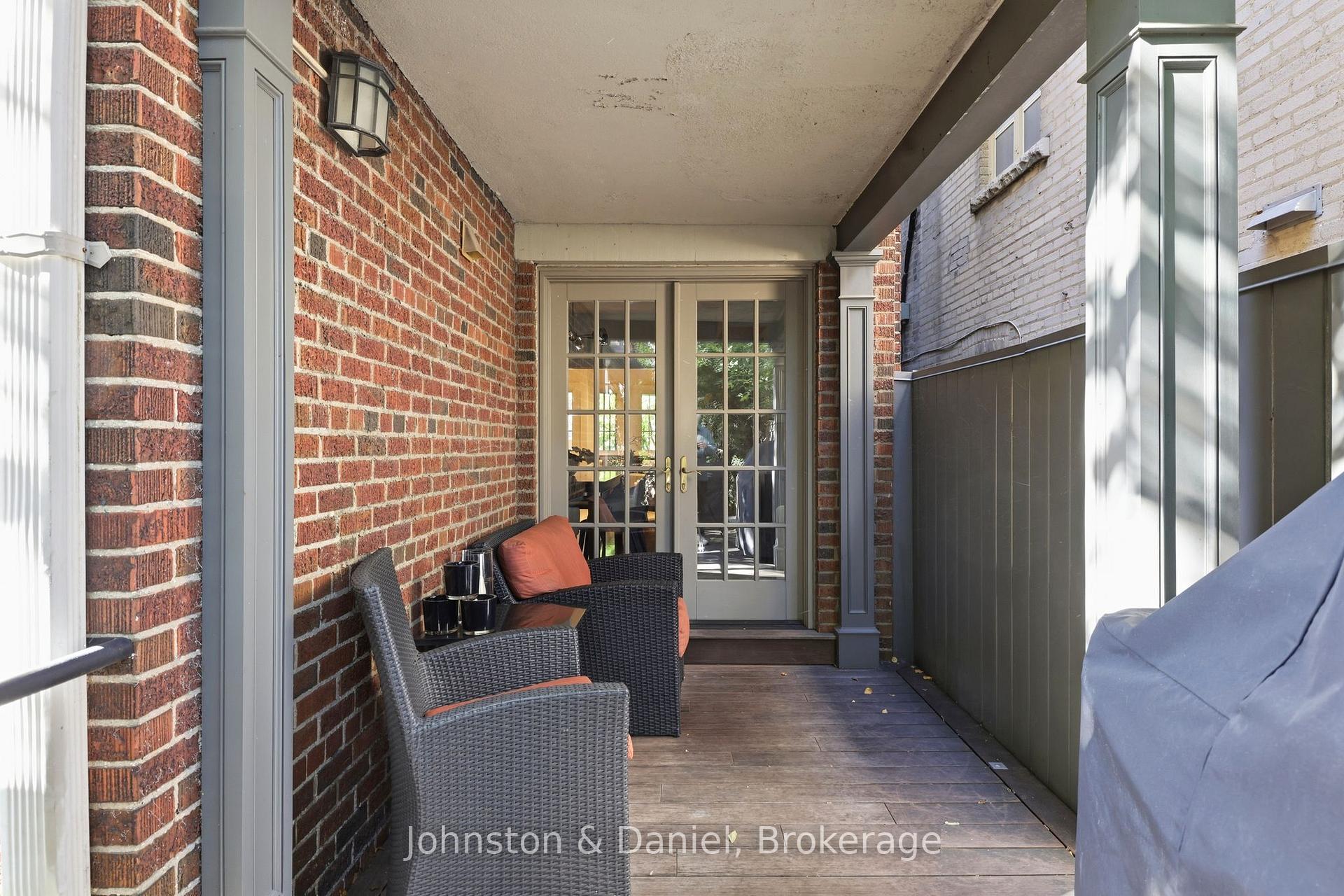 Photo 11 of 9 Stibbard Avenue, Toronto, Mount Pleasant East — HOMEH
