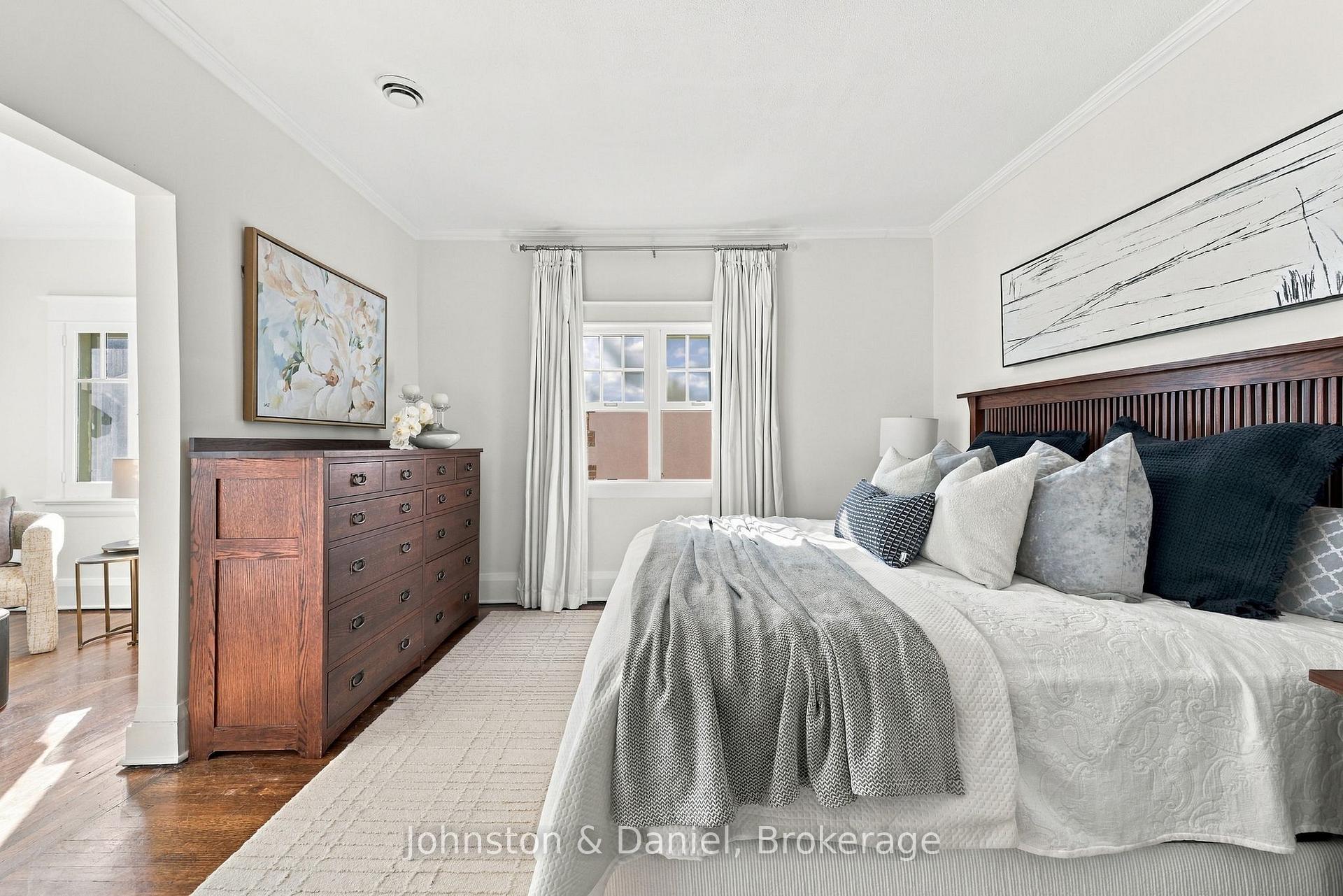 Photo 16 of 9 Stibbard Avenue, Toronto, Mount Pleasant East — HOMEH