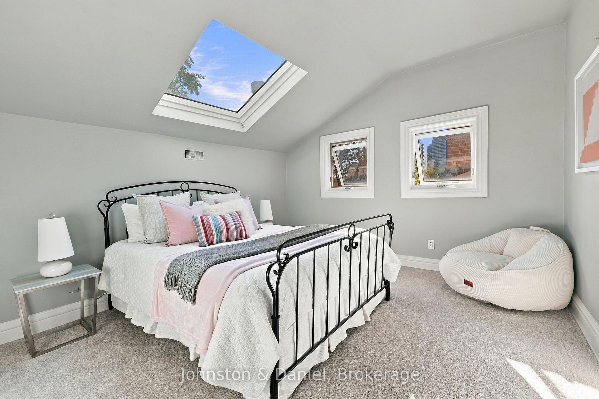 Photo 33 of 9 Stibbard Avenue, Toronto, Mount Pleasant East — HOMEH