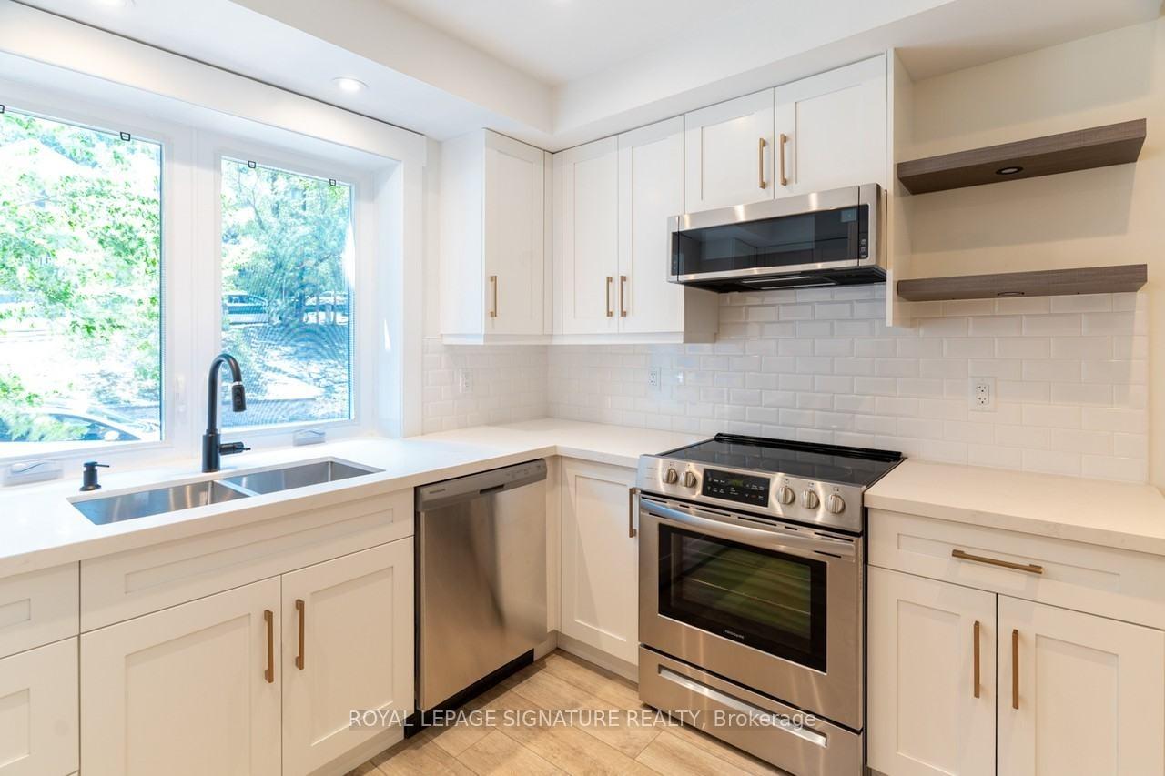 Photo 4 of Unit Main, 129 Kenilworth Avenue, Toronto, The Beaches — HOMEH