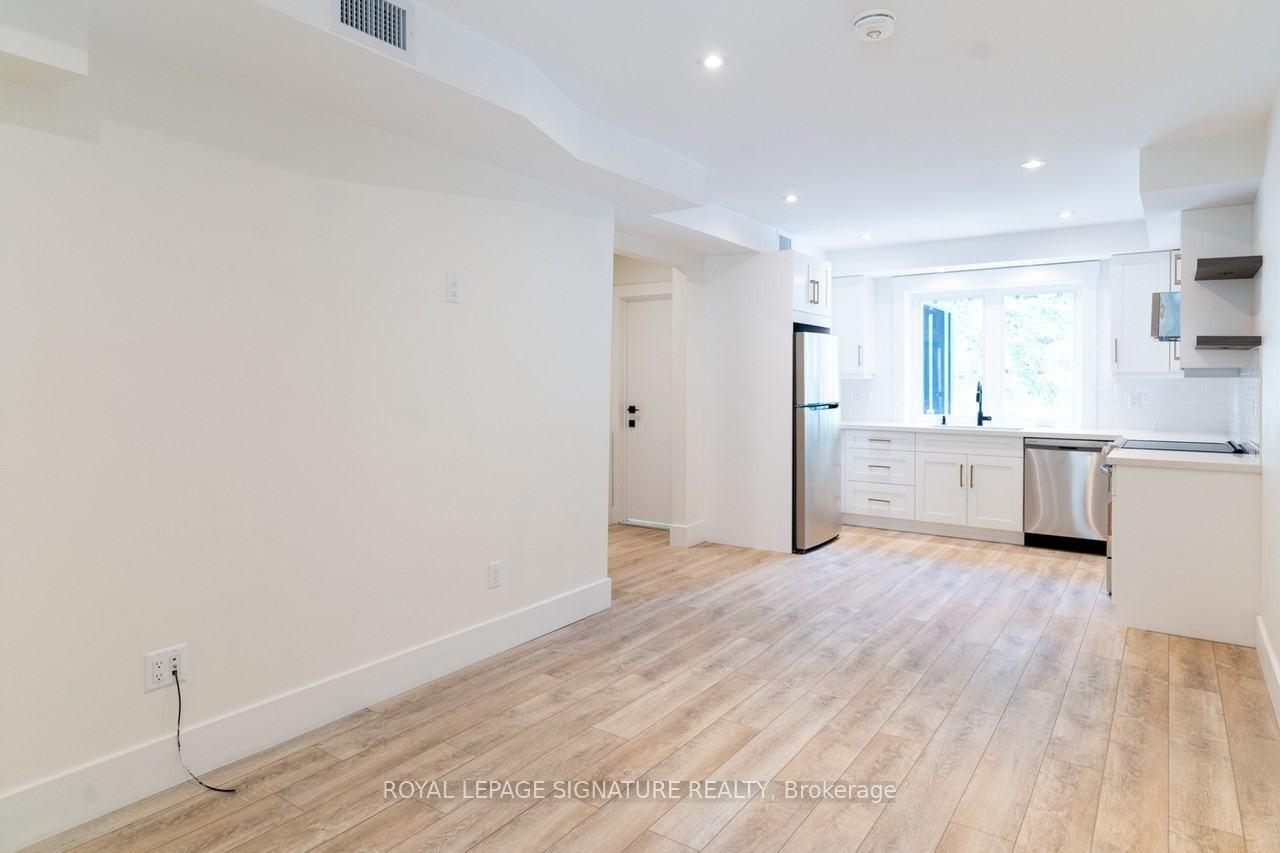 Photo 5 of Unit Main, 129 Kenilworth Avenue, Toronto, The Beaches — HOMEH