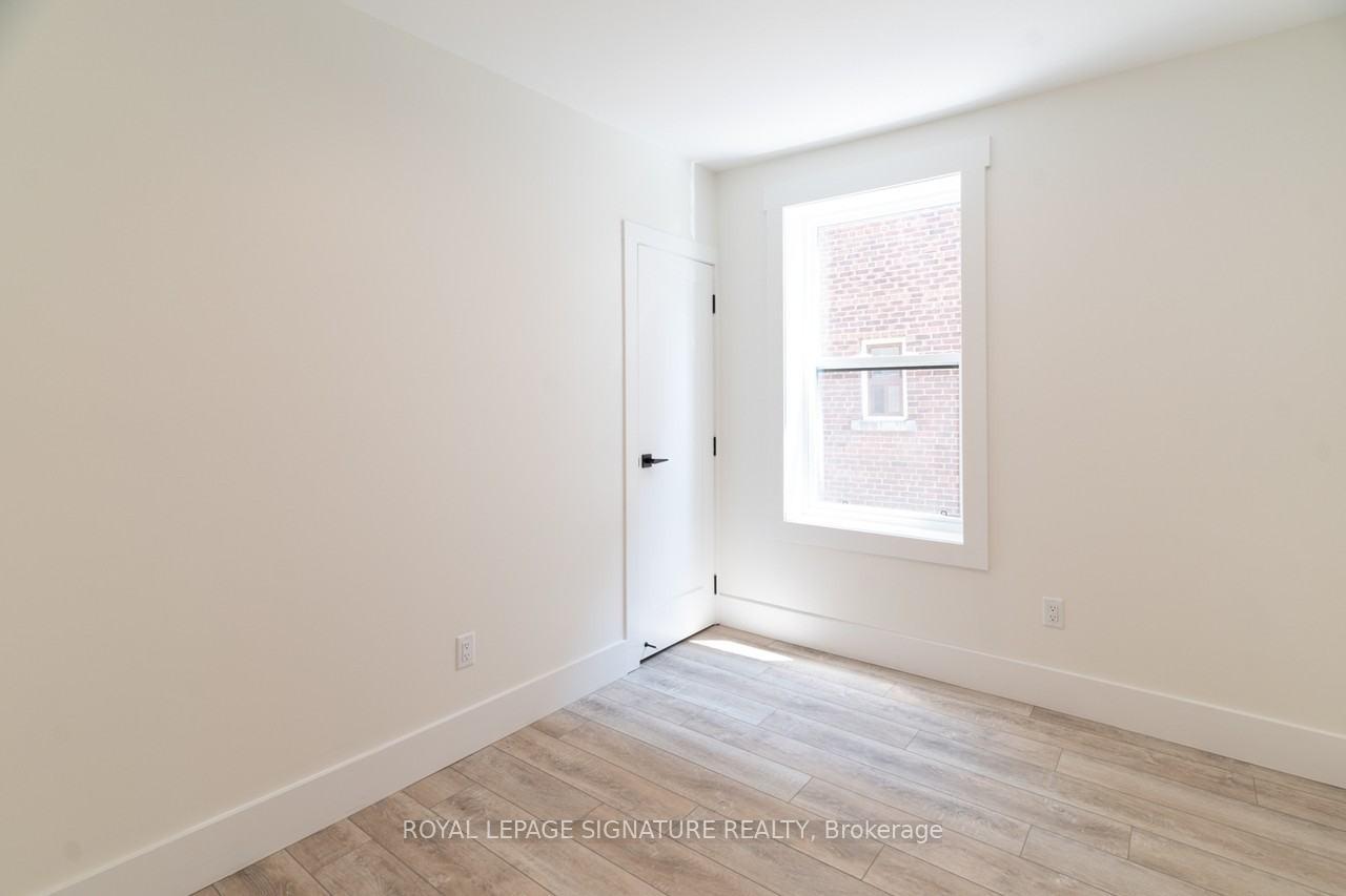 Photo 9 of Unit Main, 129 Kenilworth Avenue, Toronto, The Beaches — HOMEH