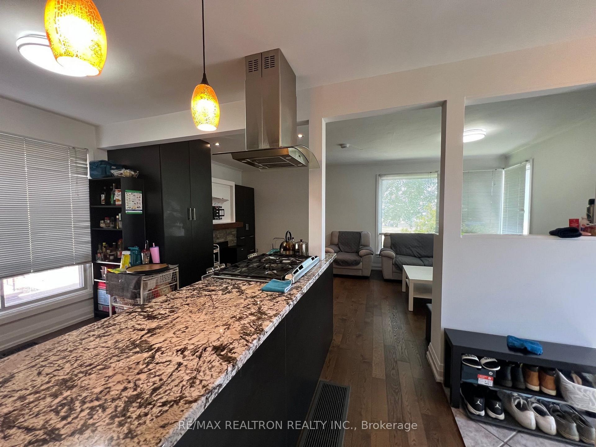 Photo 15 of 12 Paulart Drive, Etobicoke, Islington-City Centre West — HOMEH