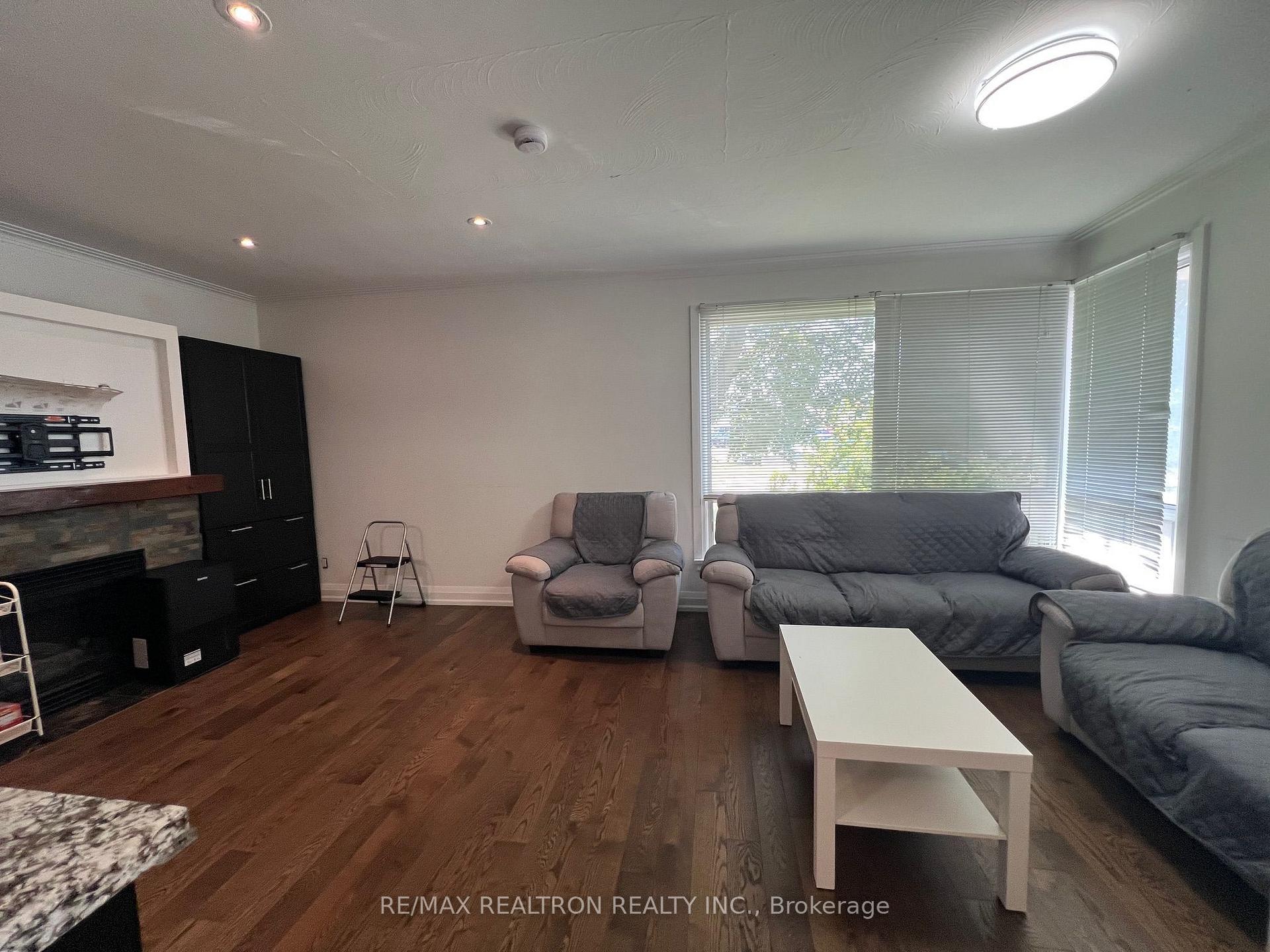 Photo 16 of 12 Paulart Drive, Etobicoke, Islington-City Centre West — HOMEH