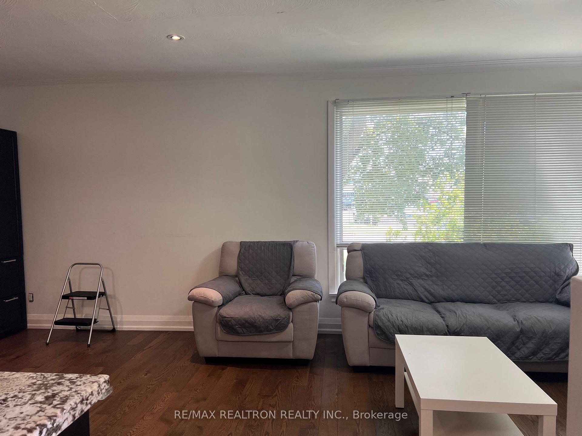 Photo 17 of 12 Paulart Drive, Etobicoke, Islington-City Centre West — HOMEH