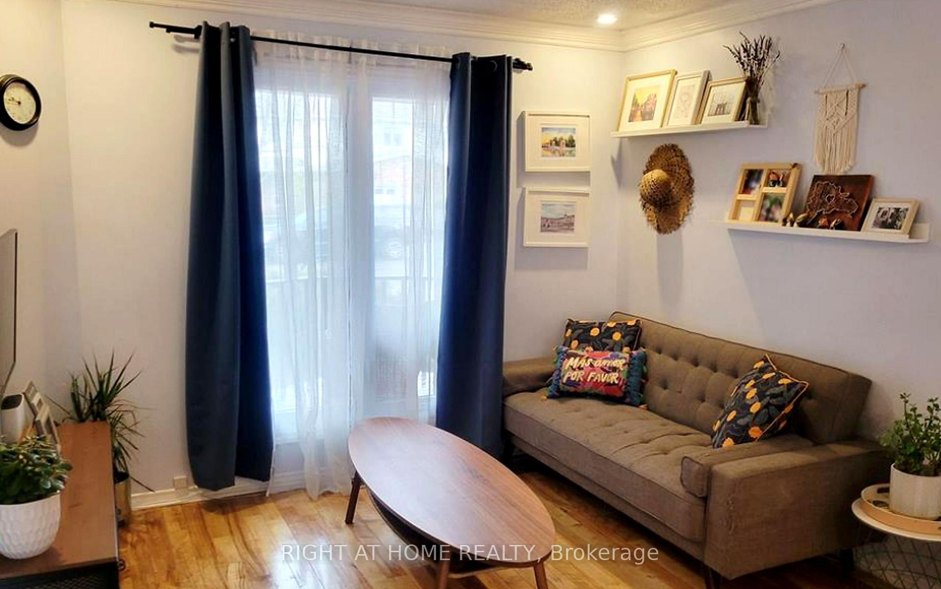 Photo 3 of 44 Burlington Crescent, Ottawa, Hunt Club Park/Greenboro — HOMEH
