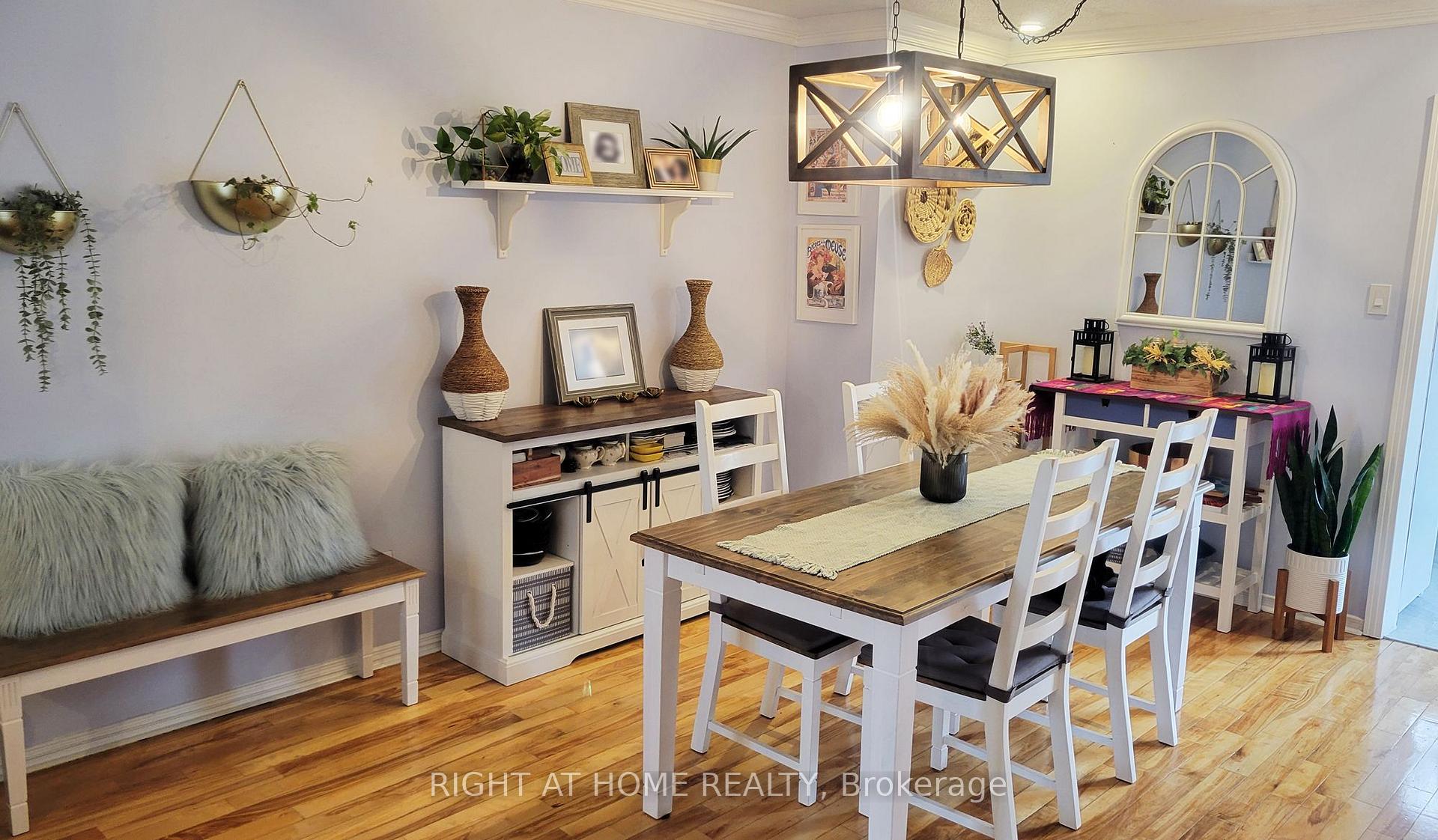 Photo 4 of 44 Burlington Crescent, Ottawa, Hunt Club Park/Greenboro — HOMEH