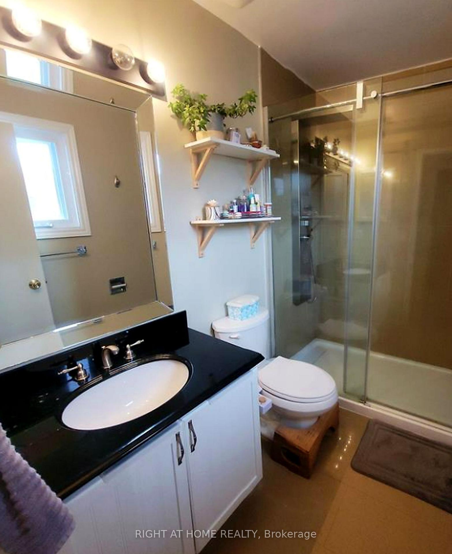 Photo 13 of 44 Burlington Crescent, Ottawa, Hunt Club Park/Greenboro — HOMEH