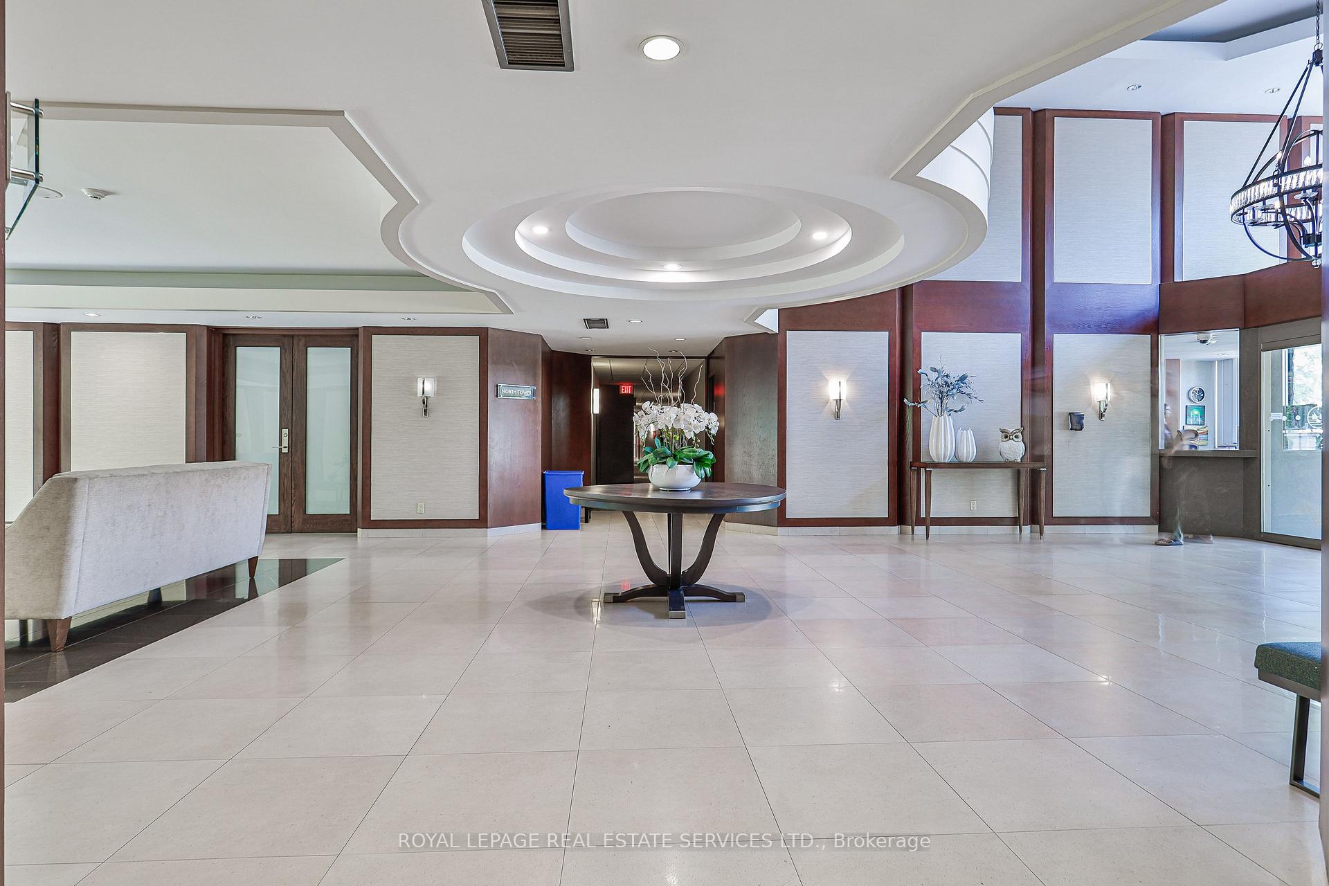 Photo 2 of Unit 1304, 2267 Lake Shore Boulevard W, Etobicoke, Mimico — HOMEH