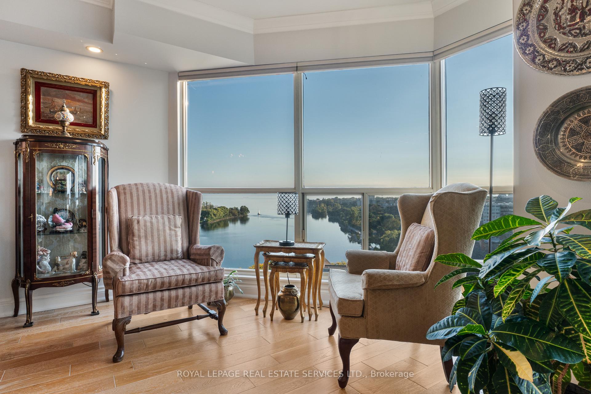 Photo 7 of Unit 1304, 2267 Lake Shore Boulevard W, Etobicoke, Mimico — HOMEH