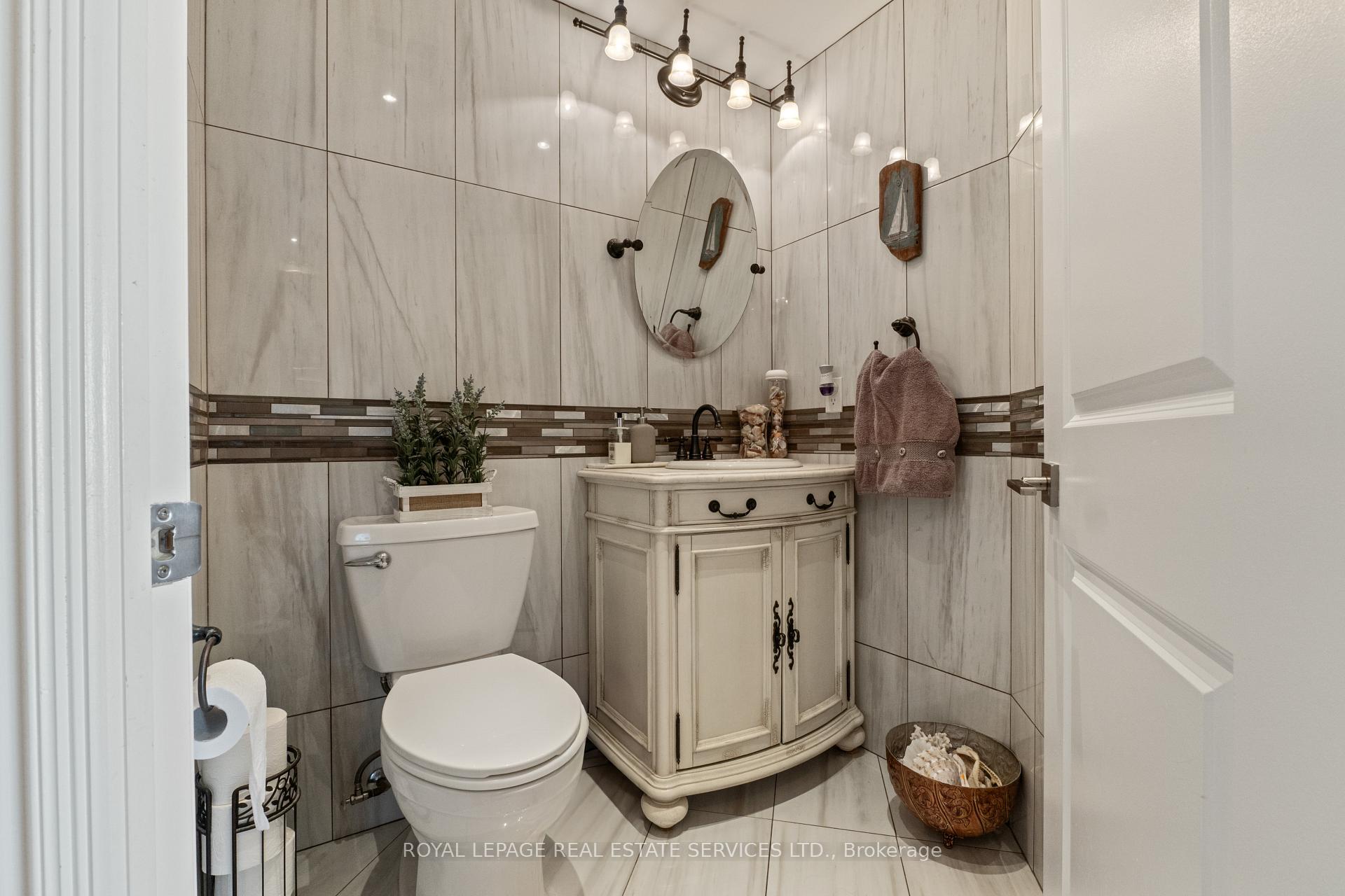 Photo 9 of Unit 1304, 2267 Lake Shore Boulevard W, Etobicoke, Mimico — HOMEH
